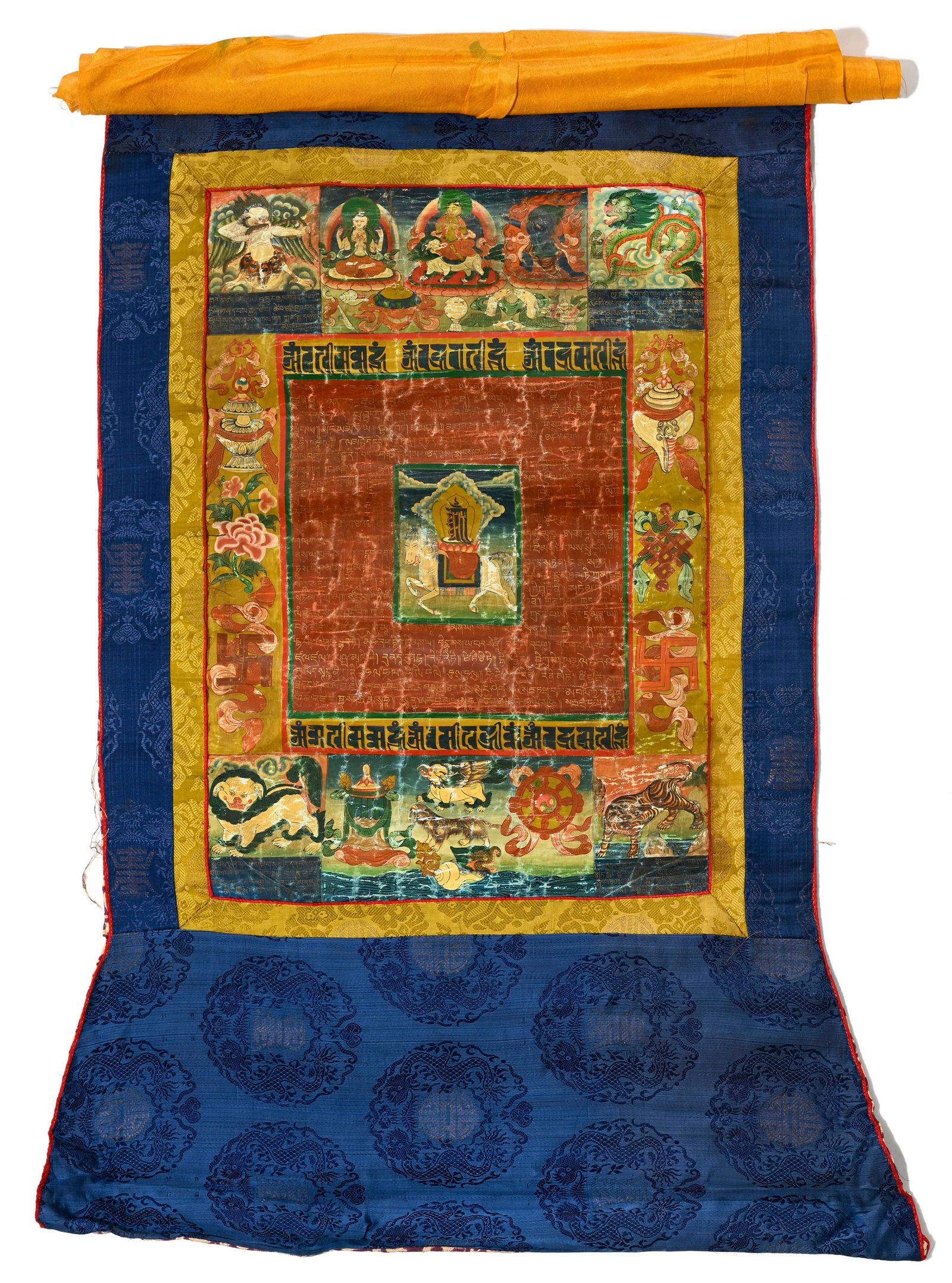 Thangka avec Lungta ("le cheval du vent") en son centre, Tibet, XXe s., encadré de calligraphie (1 of 2)