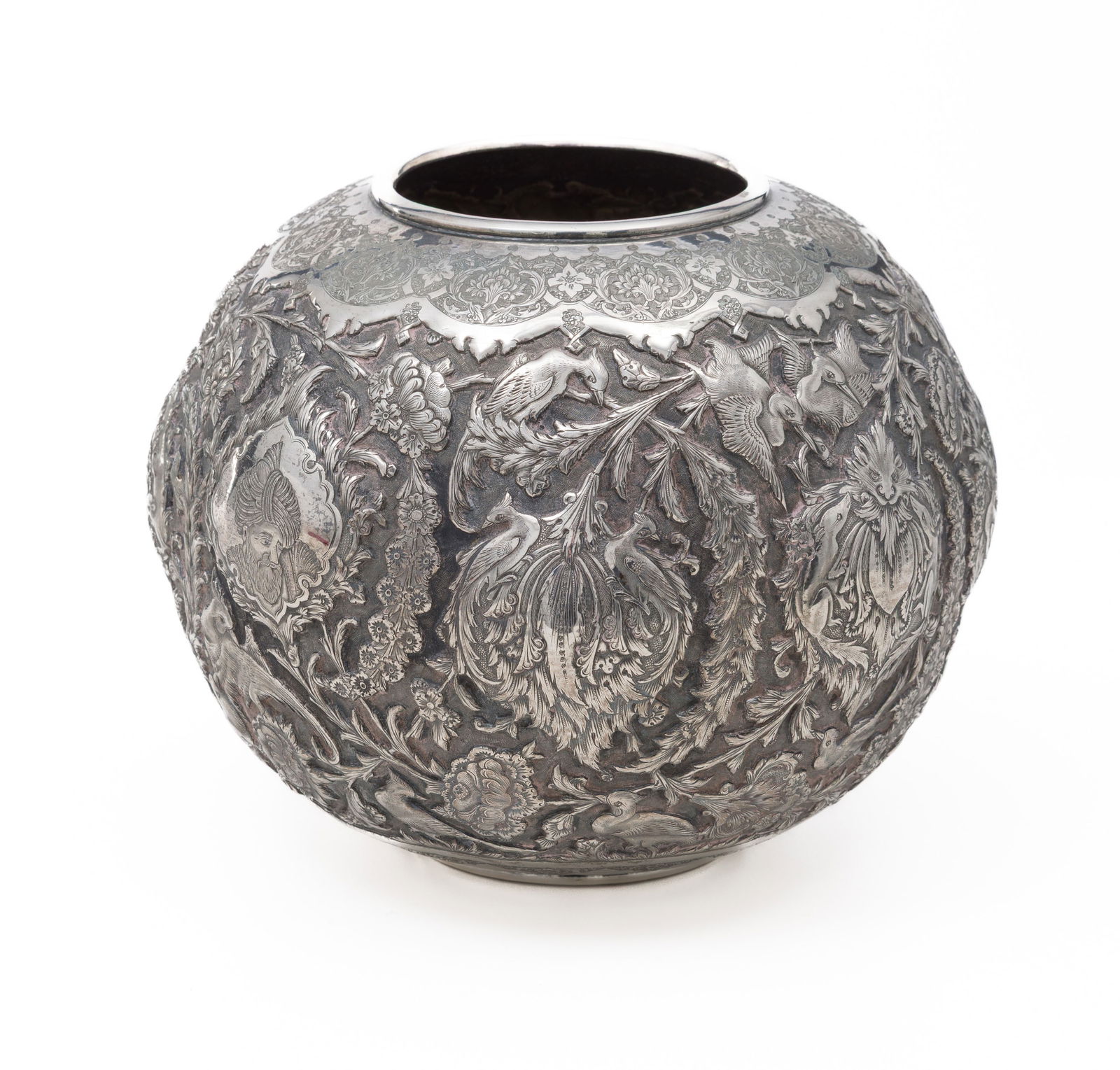 Vase boule en argent, Iran, Ispahan, ca 1960-1970, décor de fleurs et oiseaux (gol-o bolbol), p (1 of 4)