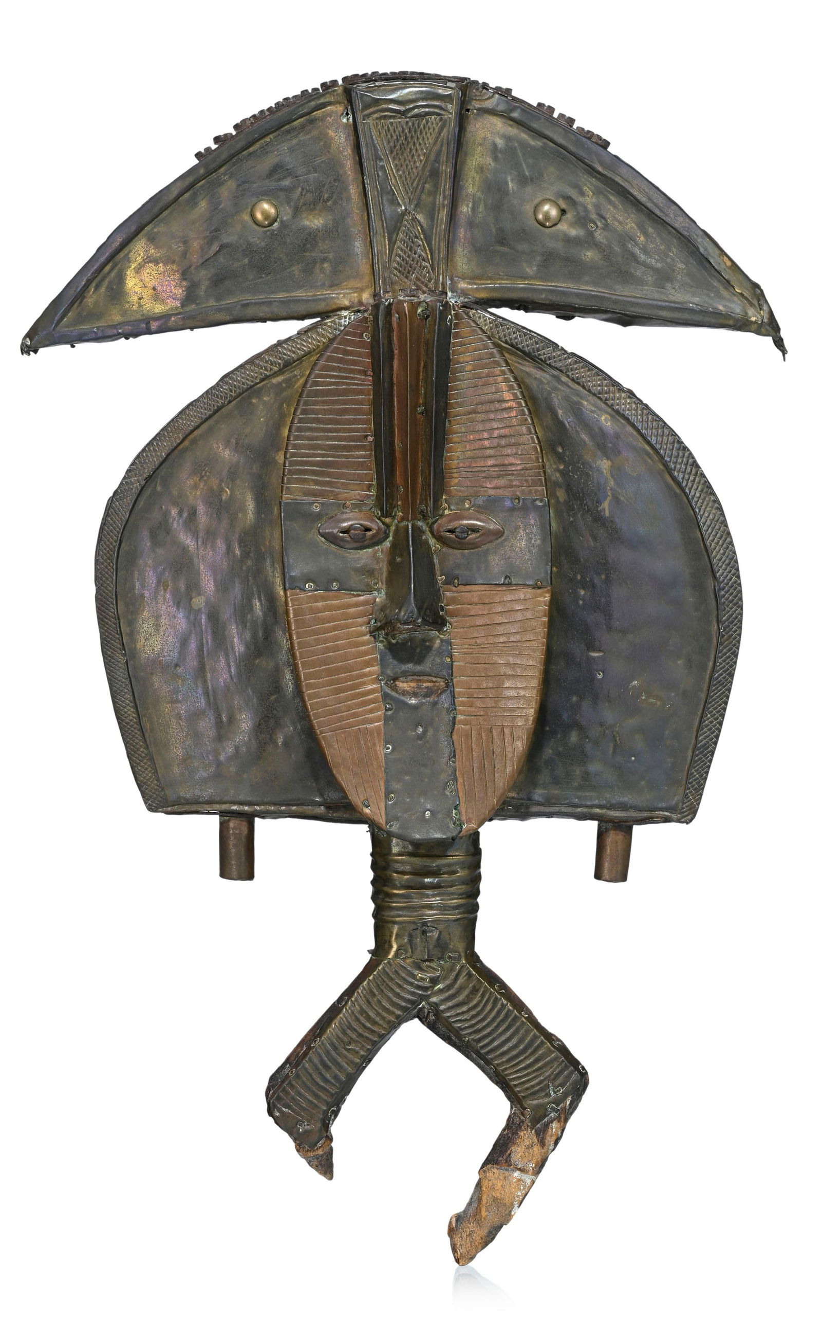 Statuette en bois recouvert de tôle de cuivre et laiton, dans le style des reliquaires Kota du  (1 of 5)