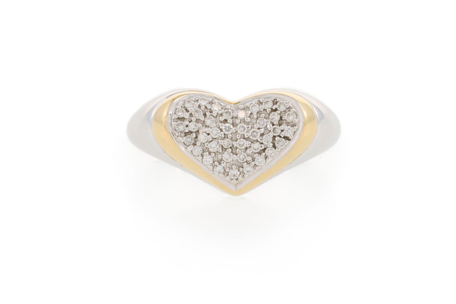 Charriol, bague coeur 2 ors 750 sertie de diamants taille brillant, signée, doigt 54-14,11g: Charriol, bague coeur 2 ors 750 sertie de diamants taille brillant, signée, doigt 54-14,11g Condition Bon à très bon état de conservation général. Présence de micro
