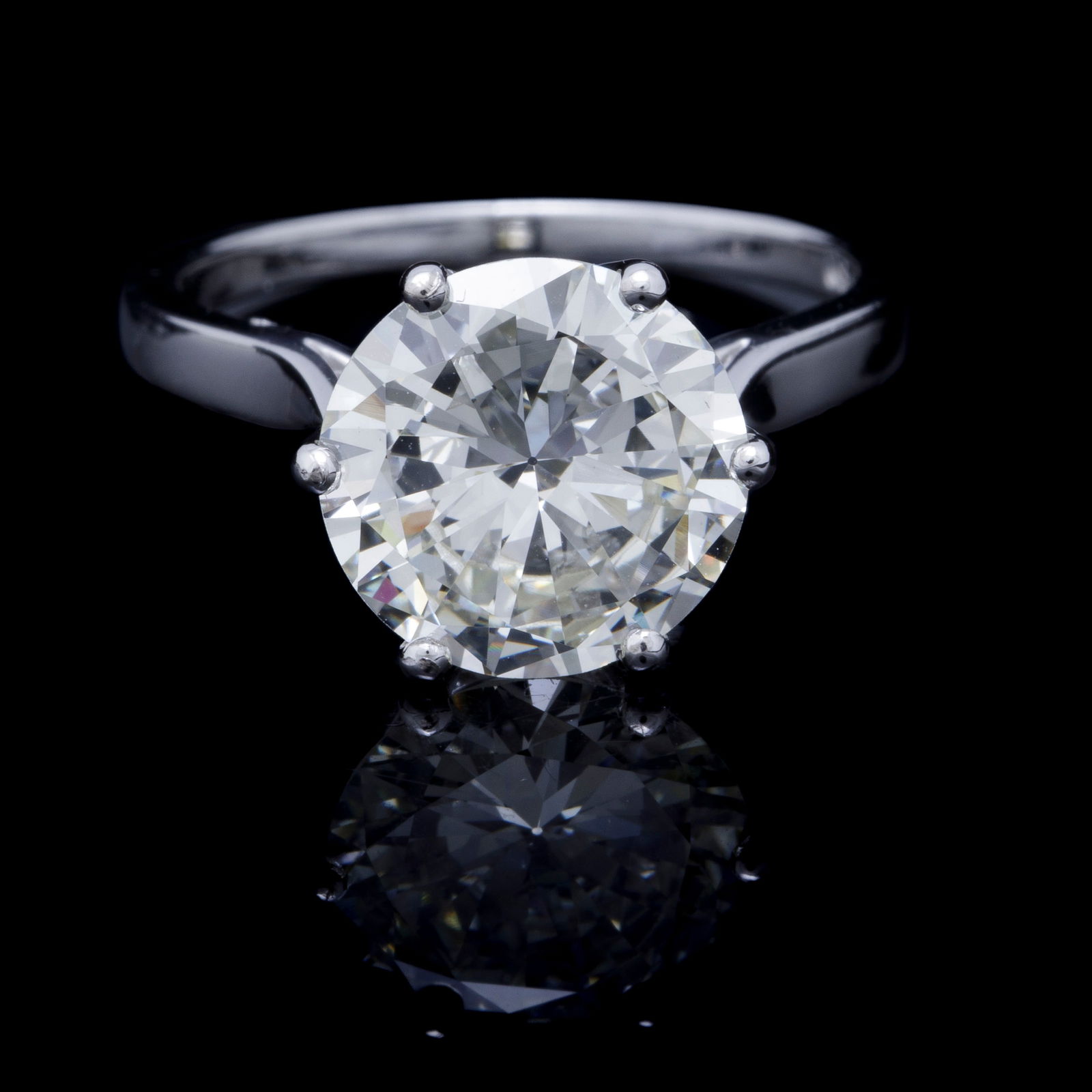 Bucherer, solitaire or gris 750 serti d'un diamant taille brillant, doigt 51-11 (1 of 5)