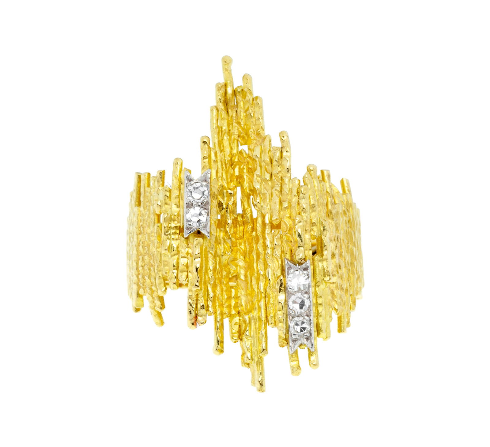 Grima, bague 2 ors 750 texturé sertie de diamants taille 8/8, signée, doigt 53-13, 9 grs: Grima, bague 2 ors 750 texturé sertie de diamants taille 8/8, signée, doigt 53-13, 9 grs Condition Très bon état de conservation général Présence de micro rayures d