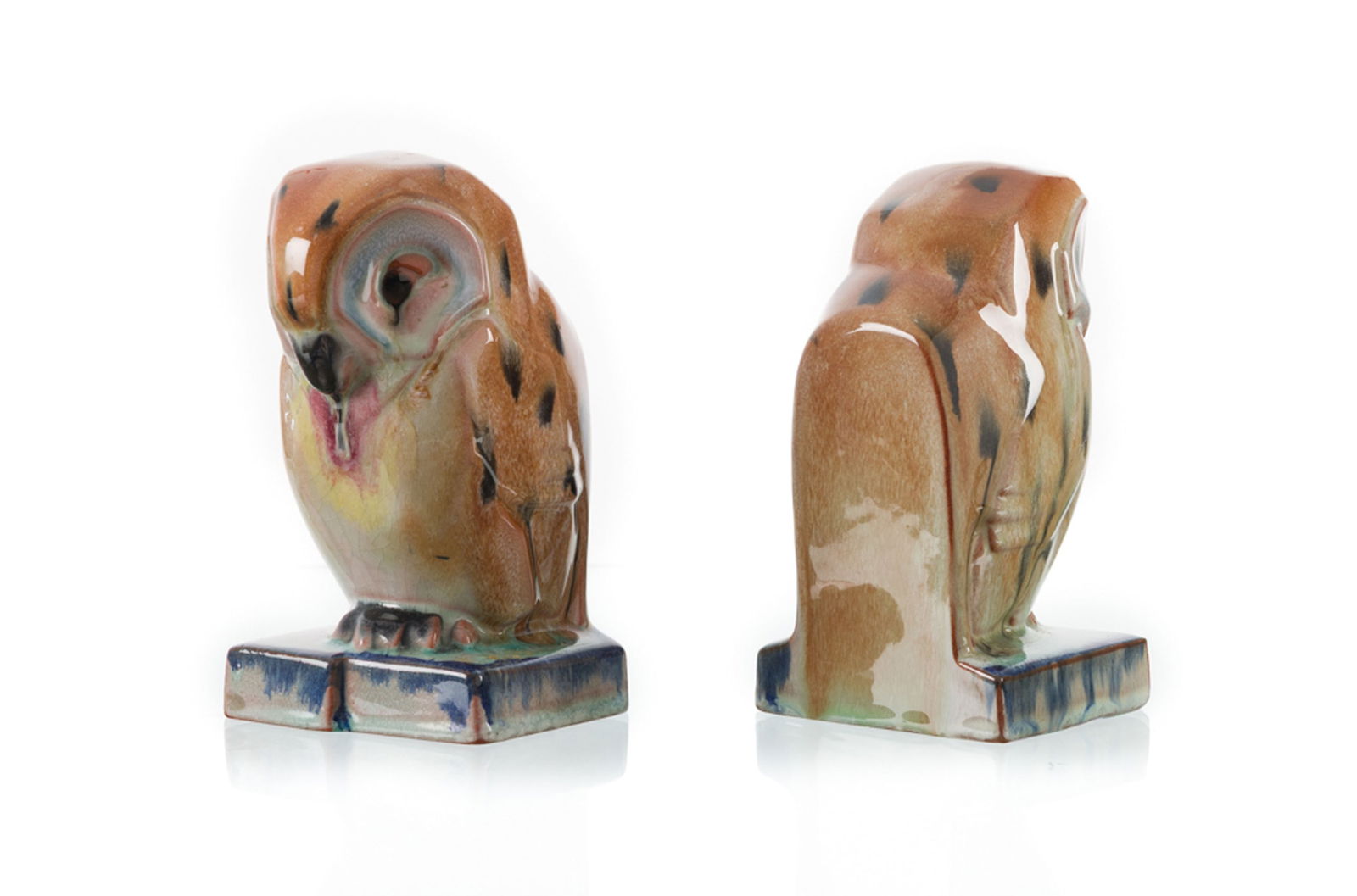 Paire de serre-livres chouettes en porcelaine, Goebel WG Bavaria, XXe s., lestés, h. 15.5 cm: Paire de serre-livres chouettes en porcelaine, Goebel WG Bavaria, XXe s., lestés, h. 15.5 cm