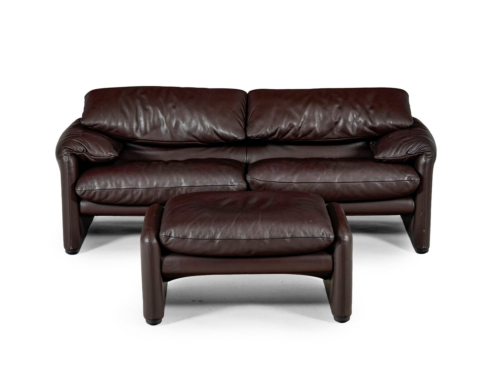 Canapé 2 places et repose-pieds Maralunga par Vico Magistretti (1920-2006), édition Cassin (1 of 1)