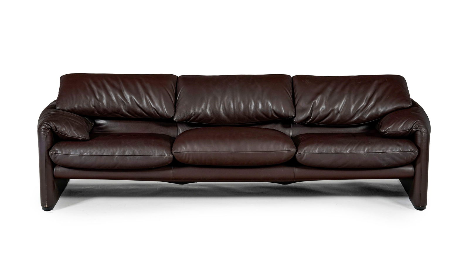 Canapé 3 places Maralunga par Vico Magistretti (1920-2006), édition Cassina, en cuir brun, (1 of 1)