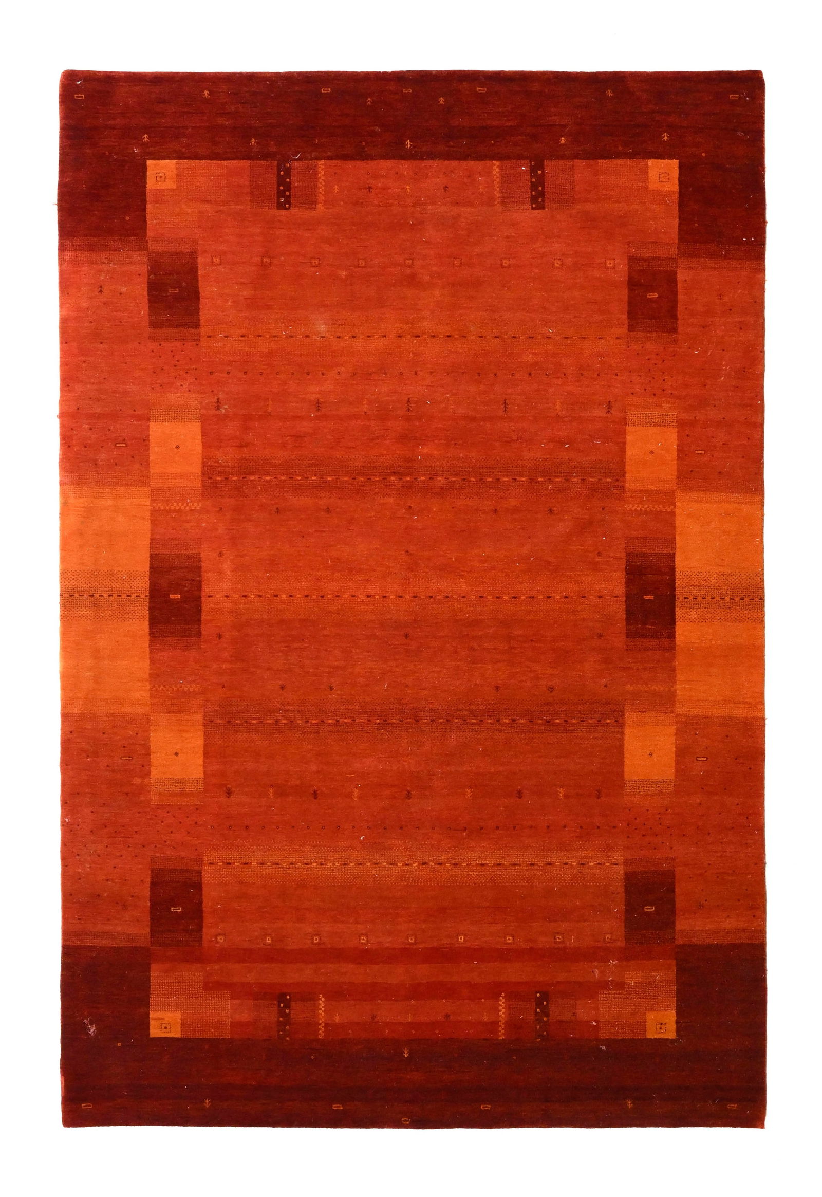 Tapis Gabbeh, Iran, 2ème moitié du XXe s., à champ central uni dans les tons de rouge (1 of 1)