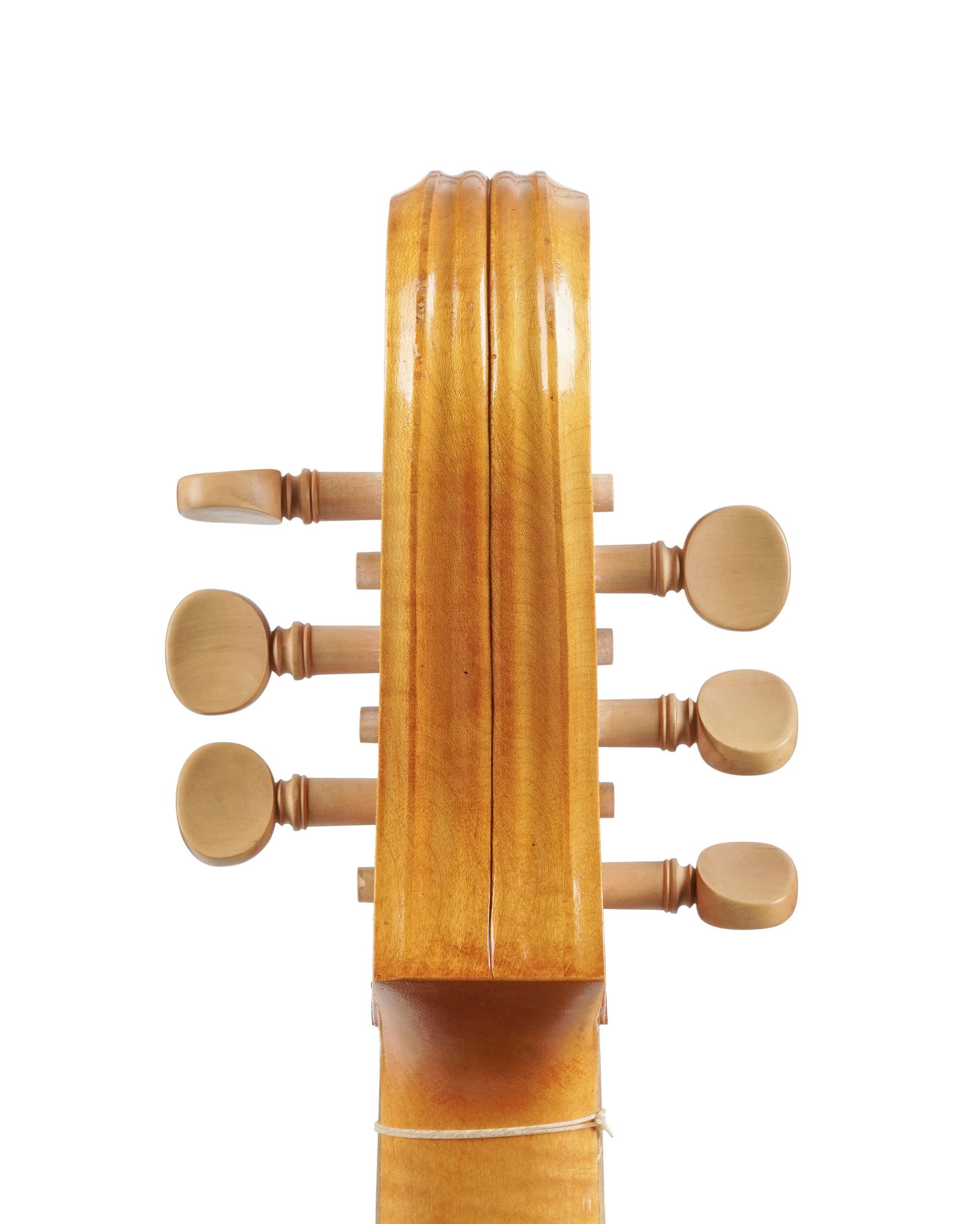 Basse de viole de gambe, portant une étiquette de Pierre Thouvenot à Dieppe datée de  - 6