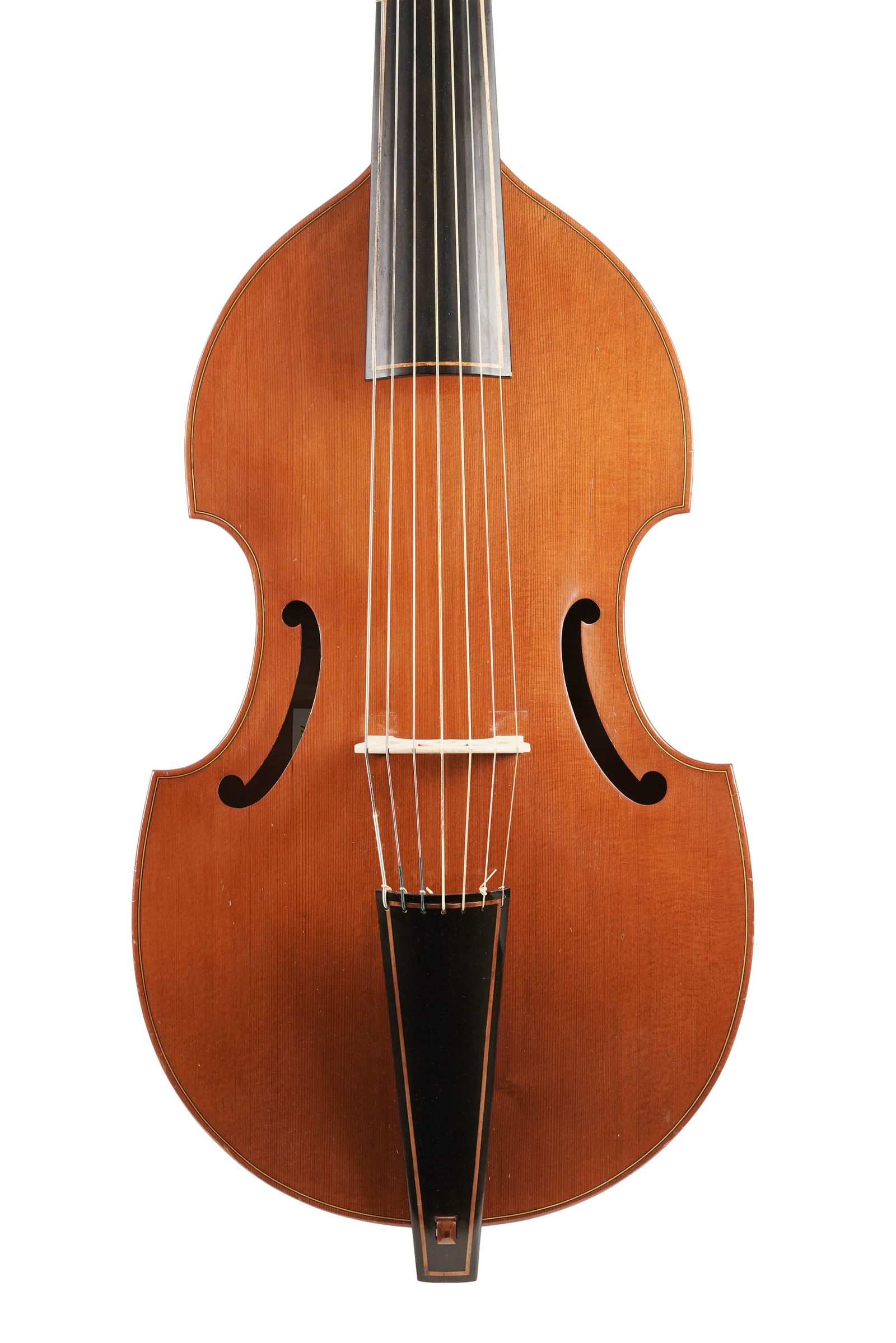 Basse de viole de Gambe portant une étiquette de B. Prunier, Paris, 1985, d'après une viol: Basse de viole de Gambe portant une étiquette de B. Prunier, Paris, 1985, d'après une viole de Colichon, en épicéa et érable, 7 cordes, 70 cm. Volute sculptée d'un