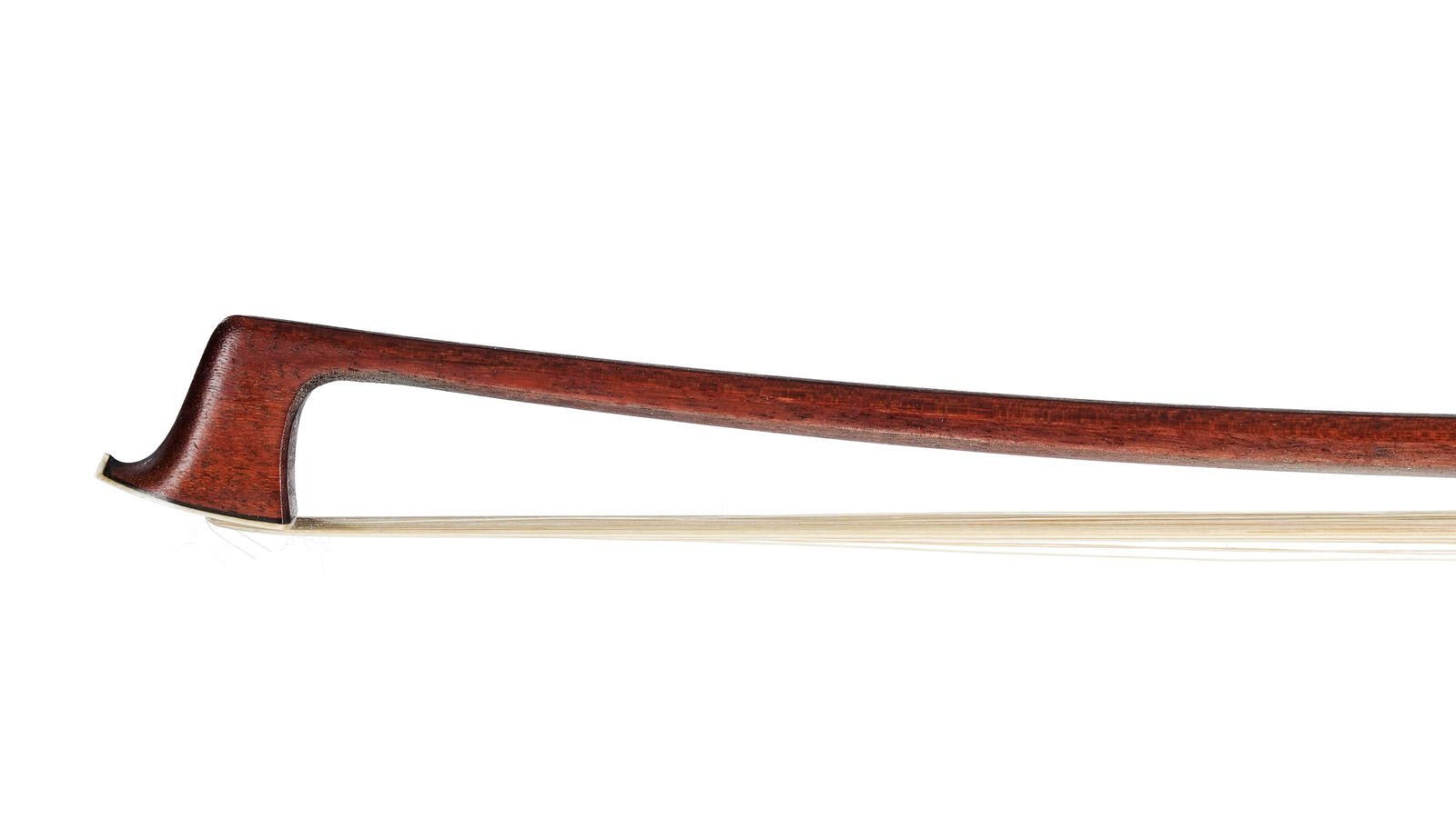 Bel archet de violon original dans toutes ses parties de Louis Gillet vers 1950, baguette octogonale: Bel archet de violon original dans toutes ses parties de Louis Gillet vers 1950, baguette octogonale en bois de pernambouc, monté de sa hausse et de son bouton ébène et argent et