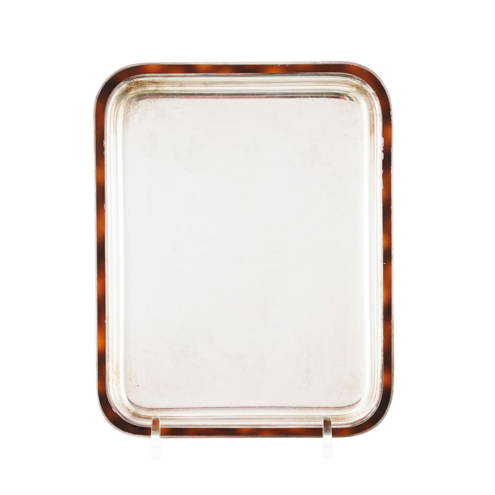 Plateau à courrier en métal argenté, Puiforcat, Paris, XXe s., décor effet é: Plateau à courrier en métal argenté, Puiforcat, Paris, XXe s., décor effet écaille, 20,5x16,5 cm Conditionprésence de nombreuses microrayures d'usage général 