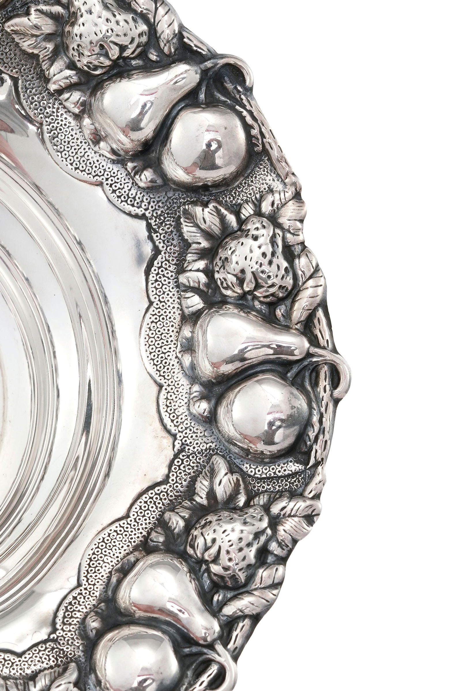 Coupe tripode en argent 925, XXe s., à décor de fruits, diam. 17,5 cm, h. 6 cm, 130g - 2