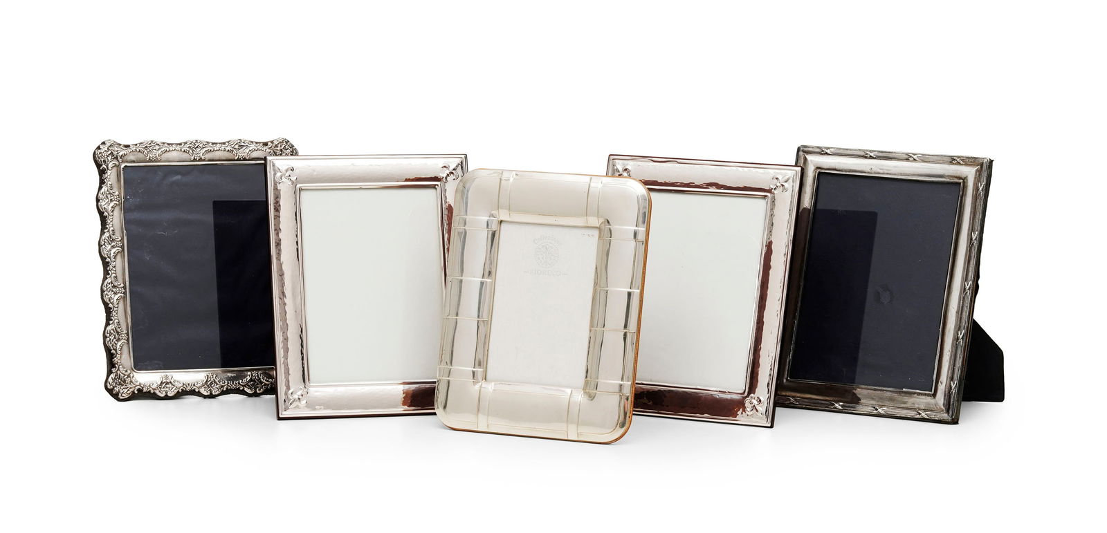 Ensemble de 5 cadres à poser en argent anglais et italien, XXe s., diverses formes, à d (1 of 1)