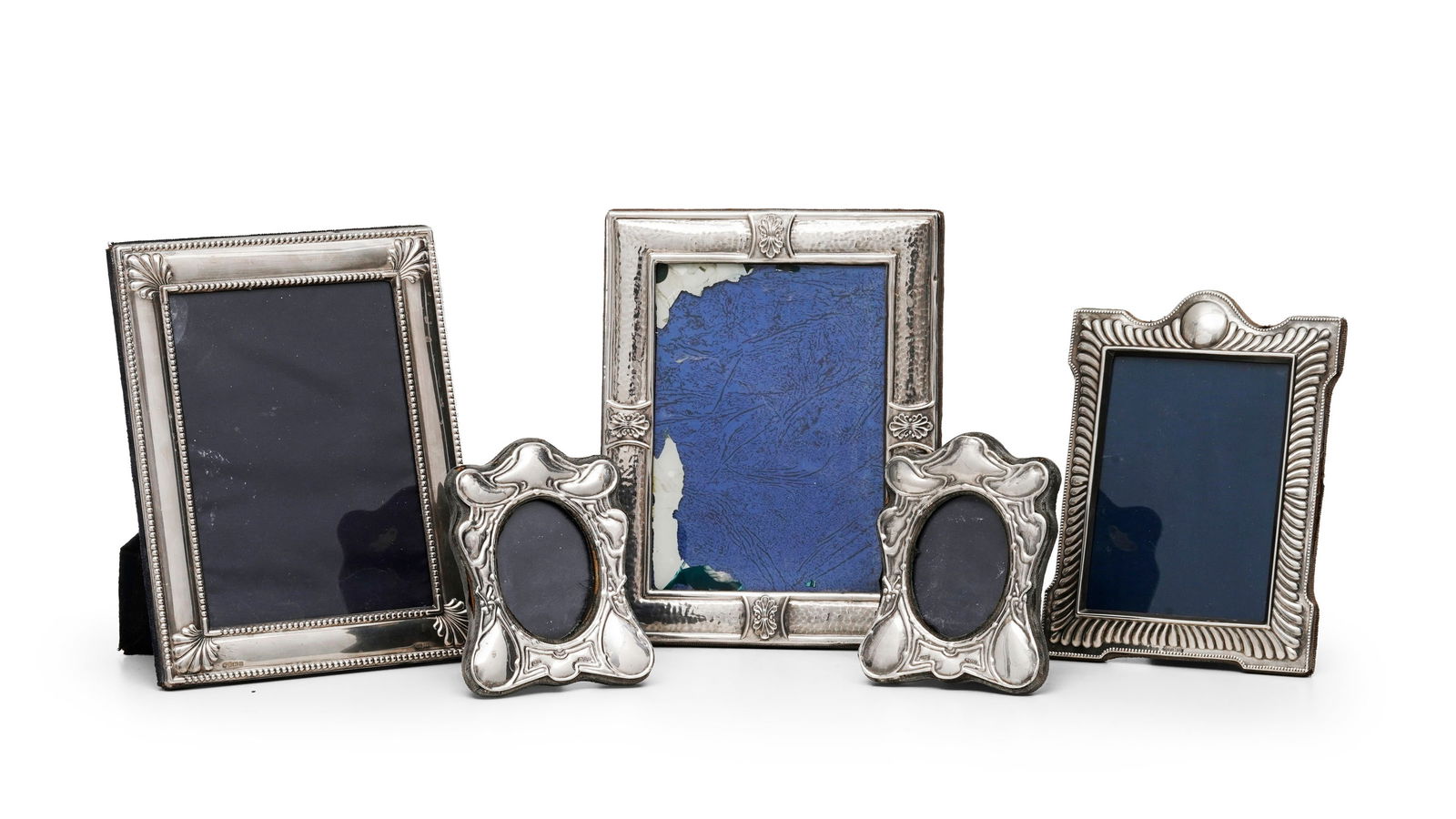 Ensemble de 5 cadres à poser en argent anglais et italien, XXe s., diverses formes, à d (1 of 1)