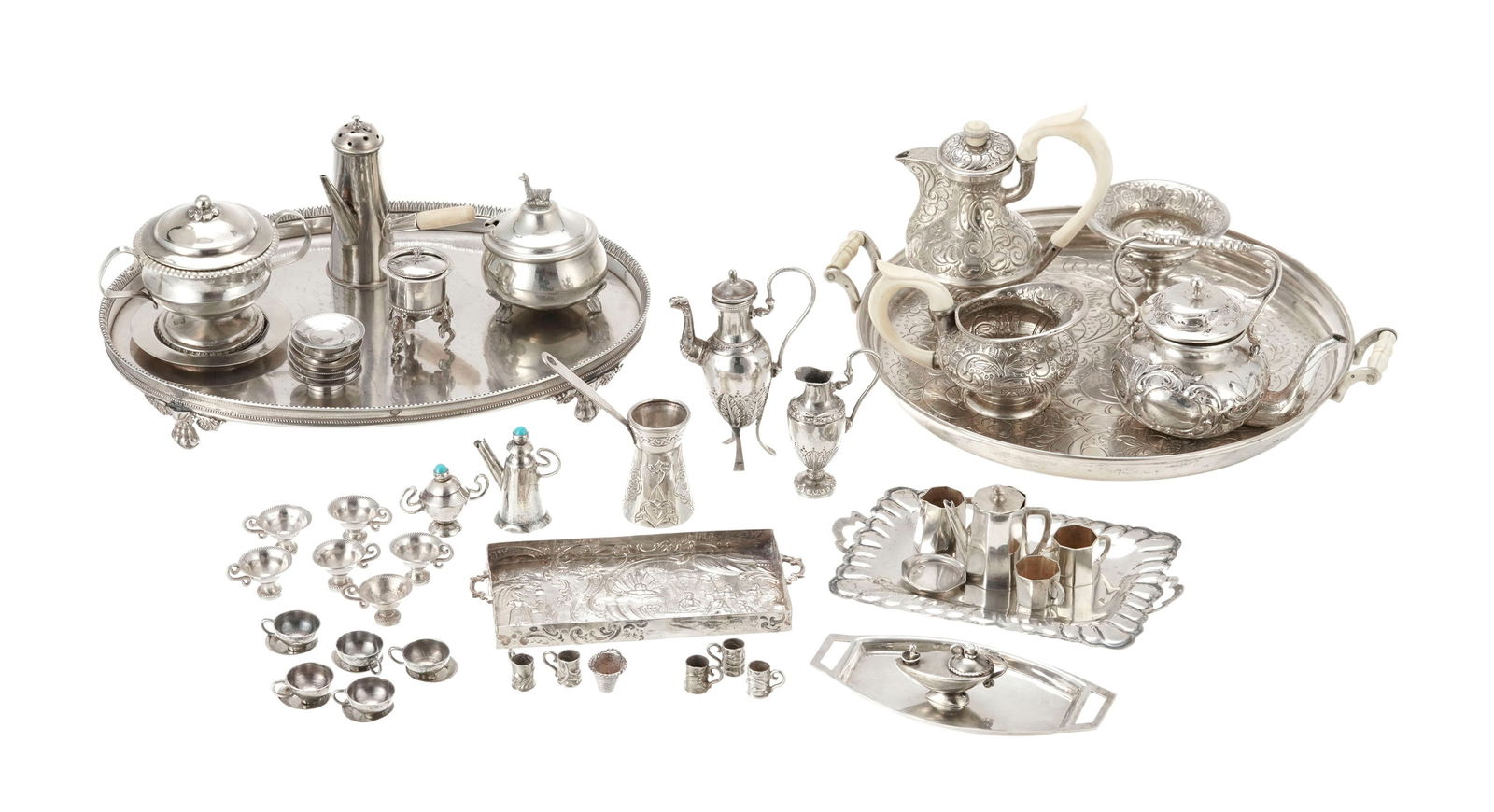 Afternoon tea and coffee, ensemble de plusieurs services à thé et à café avec ta (1 of 2)