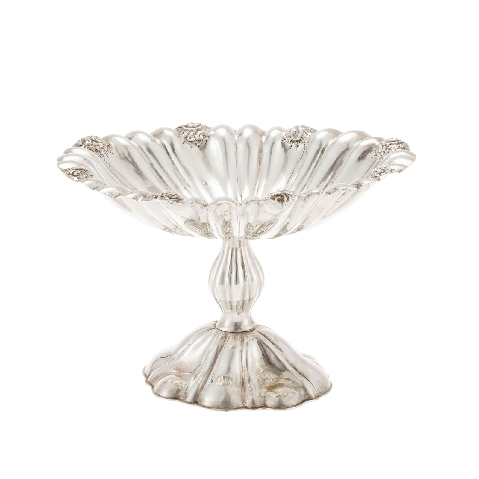 Coupe sur piédouche en argent, Vienne, XIXe s., à motifs de godrons et décor de fleur (1 of 2)