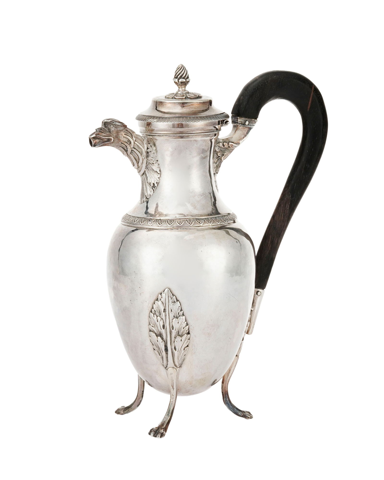 Verseuse tripode en argent Coq 1er titre, Paris, 1798-1805, à décor de palmettes et vagues: Verseuse tripode en argent Coq 1er titre, Paris, 1798-1805, à décor de palmettes et vagues, le bec-verseur en forme d'aigle, h. 18,5 cm, 335g