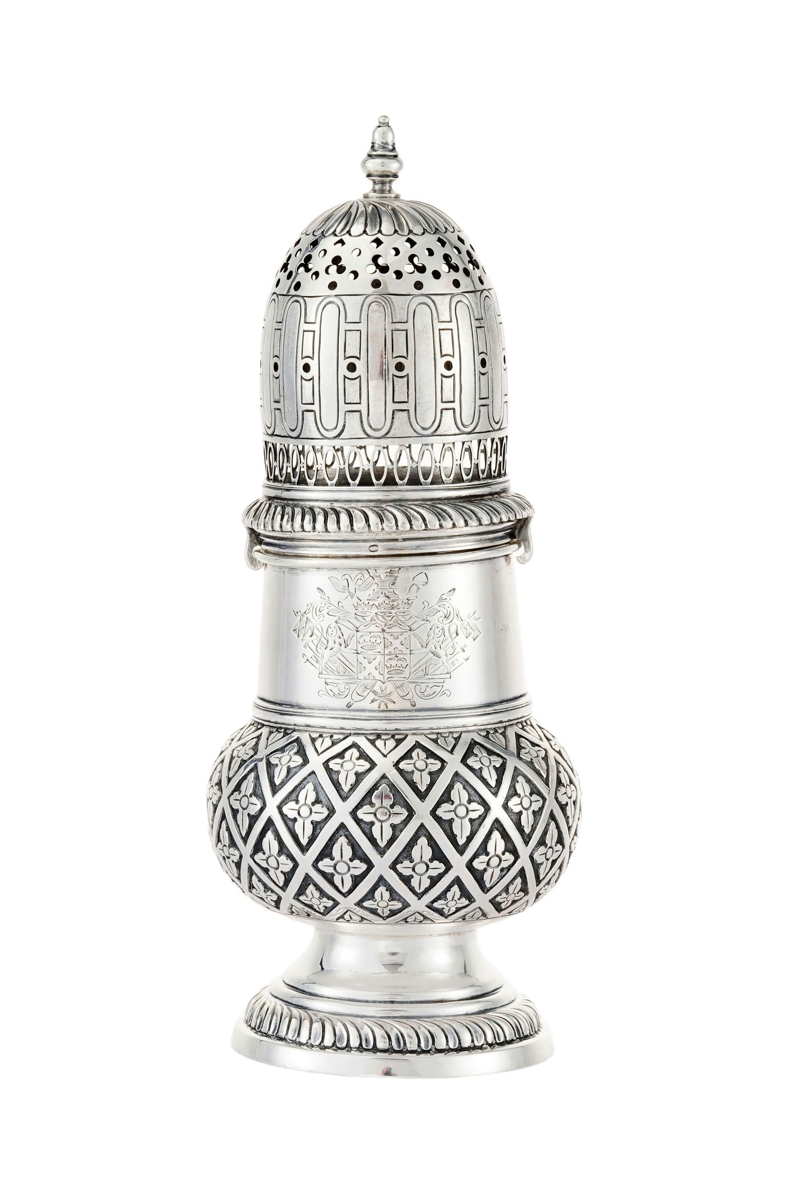 Saupoudroir balustre en argent, poinçons Amsterdam, à décor ajouré et ciselé (1 of 3)