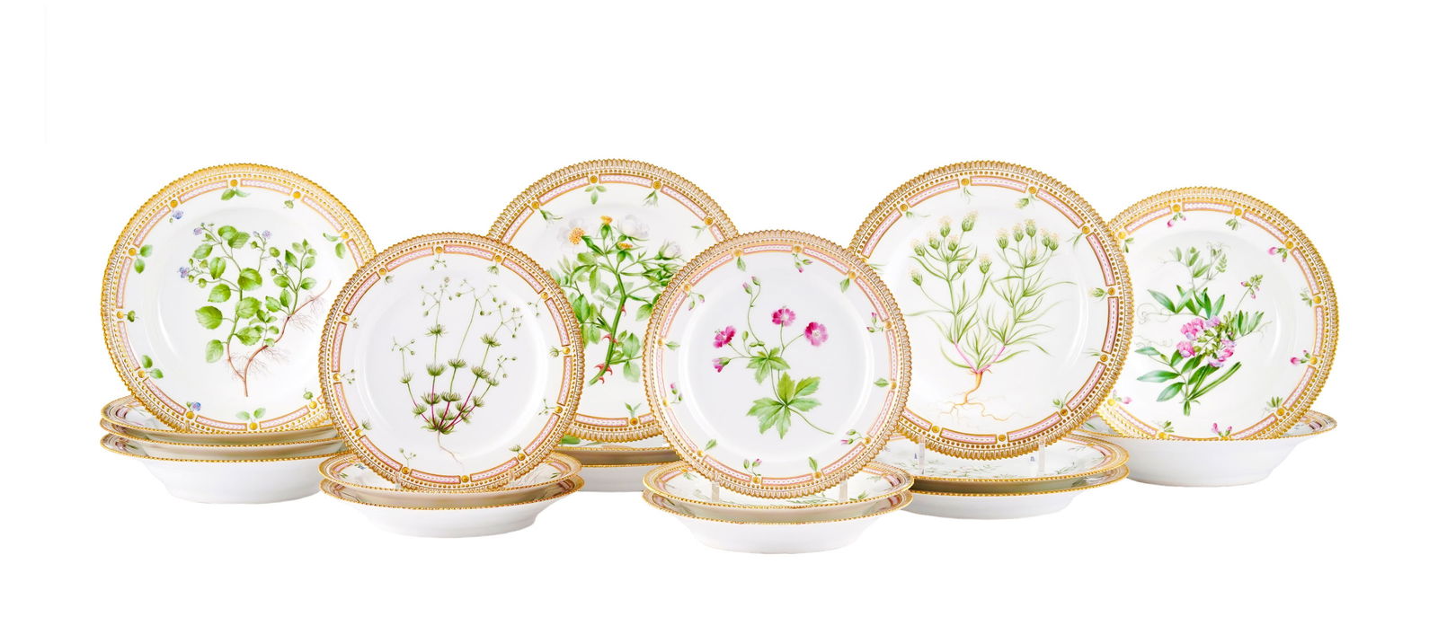 Service à dîner Flora Danica en porcelaine Royal Copenhague, 1870-1890 et 1894-1900, pour : Service à dîner Flora Danica en porcelaine Royal Copenhague, 1870-1890 et 1894-1900, pour 6 personnes, comprenant 18 pièces: 6 assiettes à dîner, 6 assiettes creuses et 6 assi