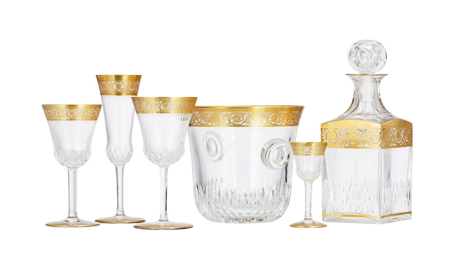 Partie de service de verres en cristal Saint-Louis, modèle Thistle, comprenant 36 pièces: : Partie de service de verres en cristal Saint-Louis, modèle Thistle, comprenant 36 pièces: 4 flûtes à champagne, 11 verres à vin rouge, 11 verres à vin blanc, 8 verres 