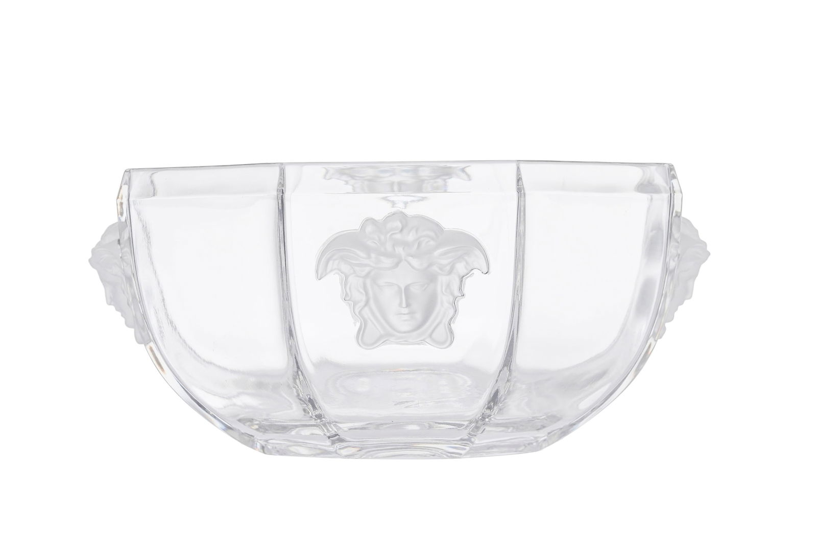 Coupe en verre à pans coupés, par Rosenthal Germany pour Versace, modèle Medusa, diam: Coupe en verre à pans coupés, par Rosenthal Germany pour Versace, modèle Medusa, diam. 17,5 cm Condition1 nez restauré présence d'1 éclat à la chevelure d'1