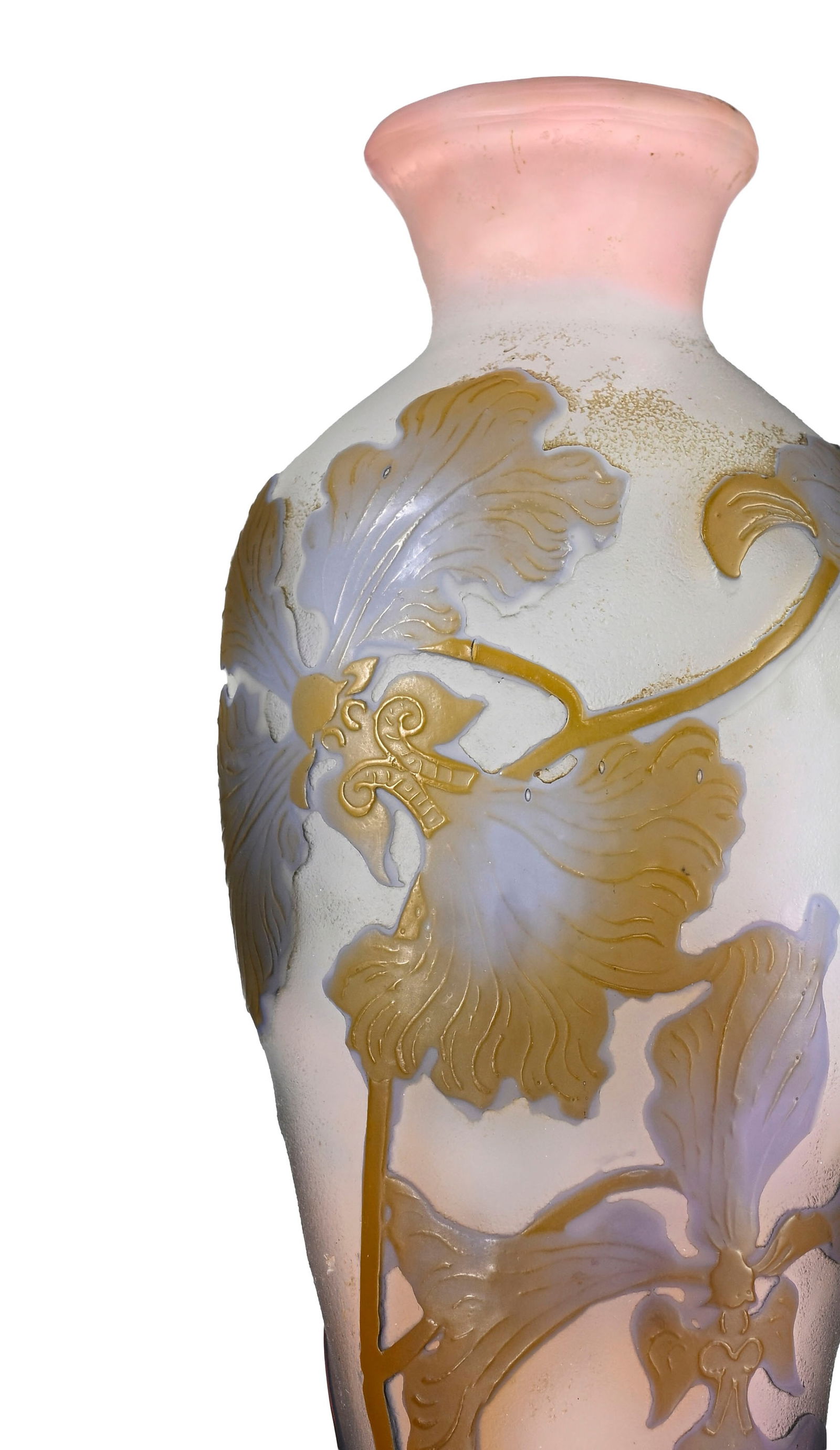 Vase sur talon en verre multicouche signé Gallé, à décor dégagé à - 3