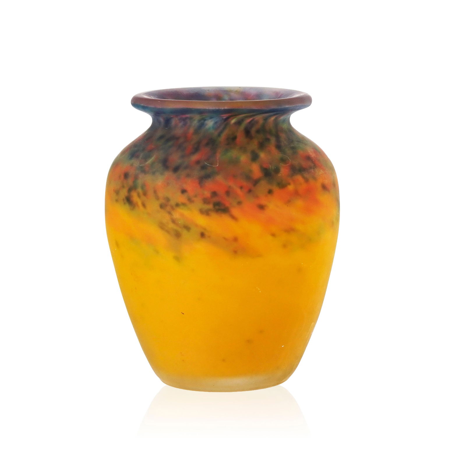 Vase ovoïde à col annelé en verre jaspé jaune, bleu et orange signé Muller : Vase ovoïde à col annelé en verre jaspé jaune, bleu et orange signé Muller Frères, Lunéville, h. 13,5 cm 