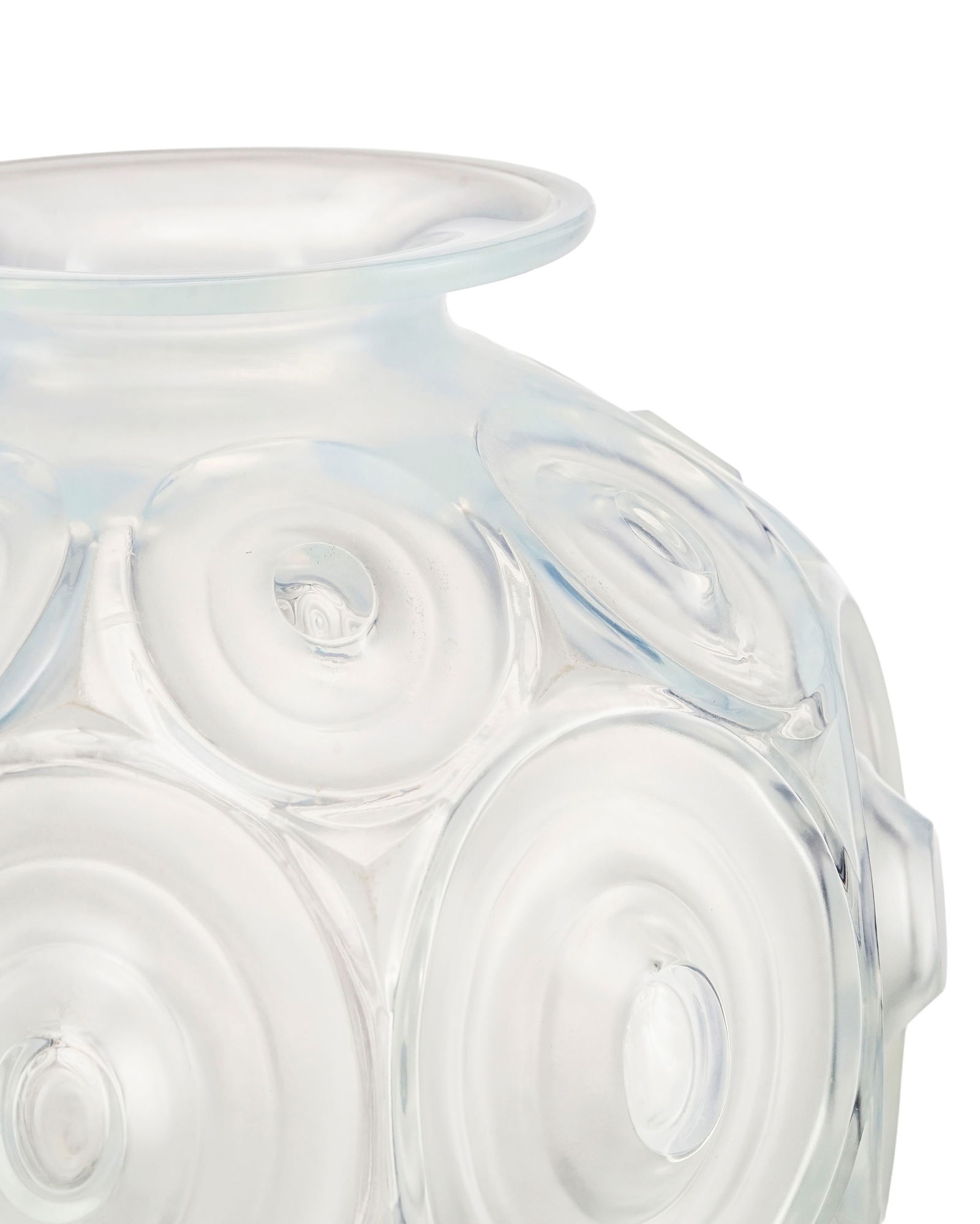 Vase boule Art Déco en verre opalescent, signé Sabino Paris, modèle Alvéoles et  - 3