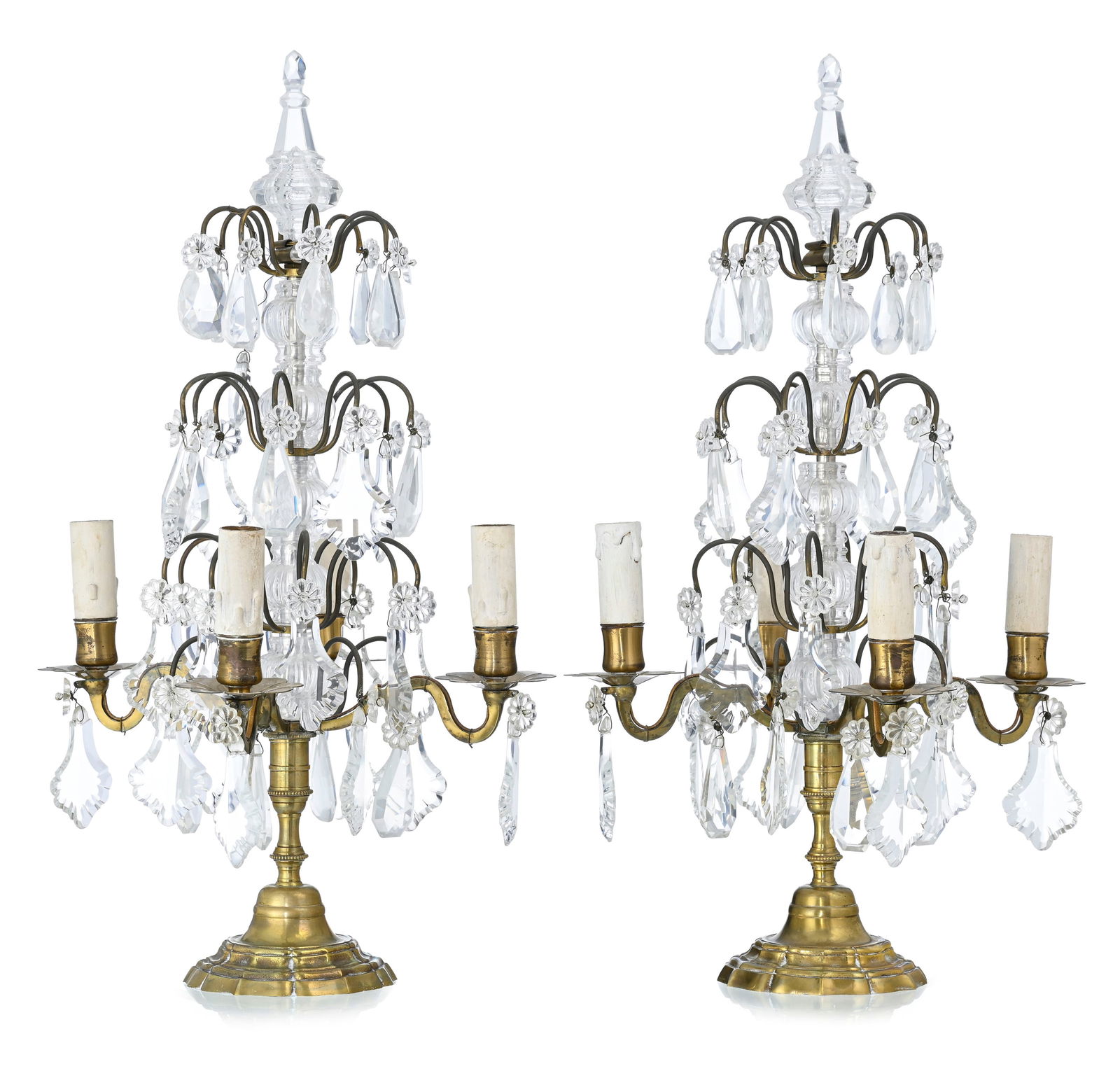 Paire de girandoles de style Louis XV, début du XXe s., en laiton et cristal taillé, quatr (1 of 2)