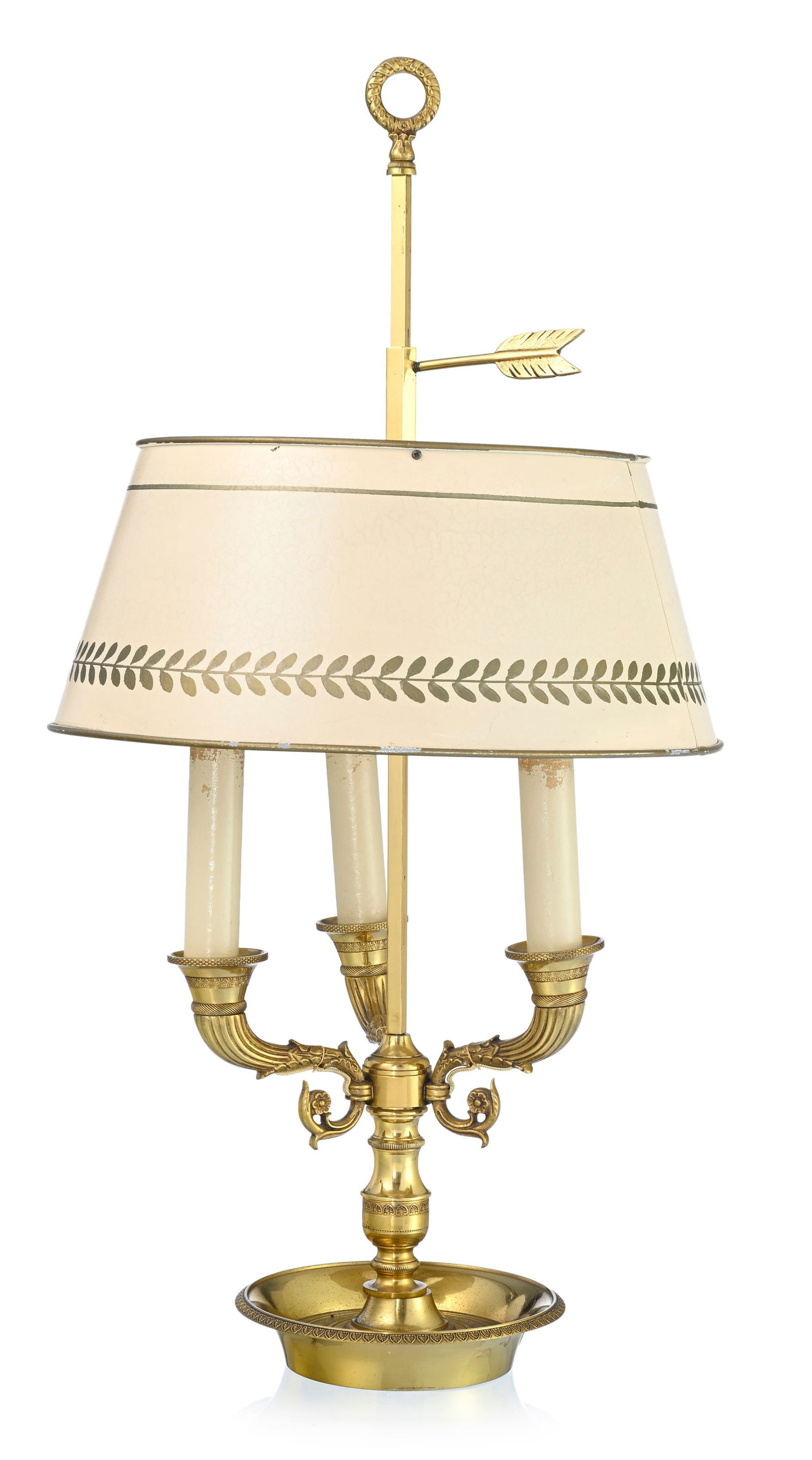 Lampe bouillotte de style Restauration, XXe s., en laiton, trois feux, abat-jour en tôle beige, (1 of 3)