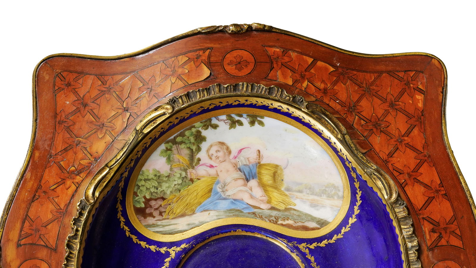 Table d'appoint de style Louis XV, XXe s., à marqueterie de croisillons, plateau orné d'un - 3