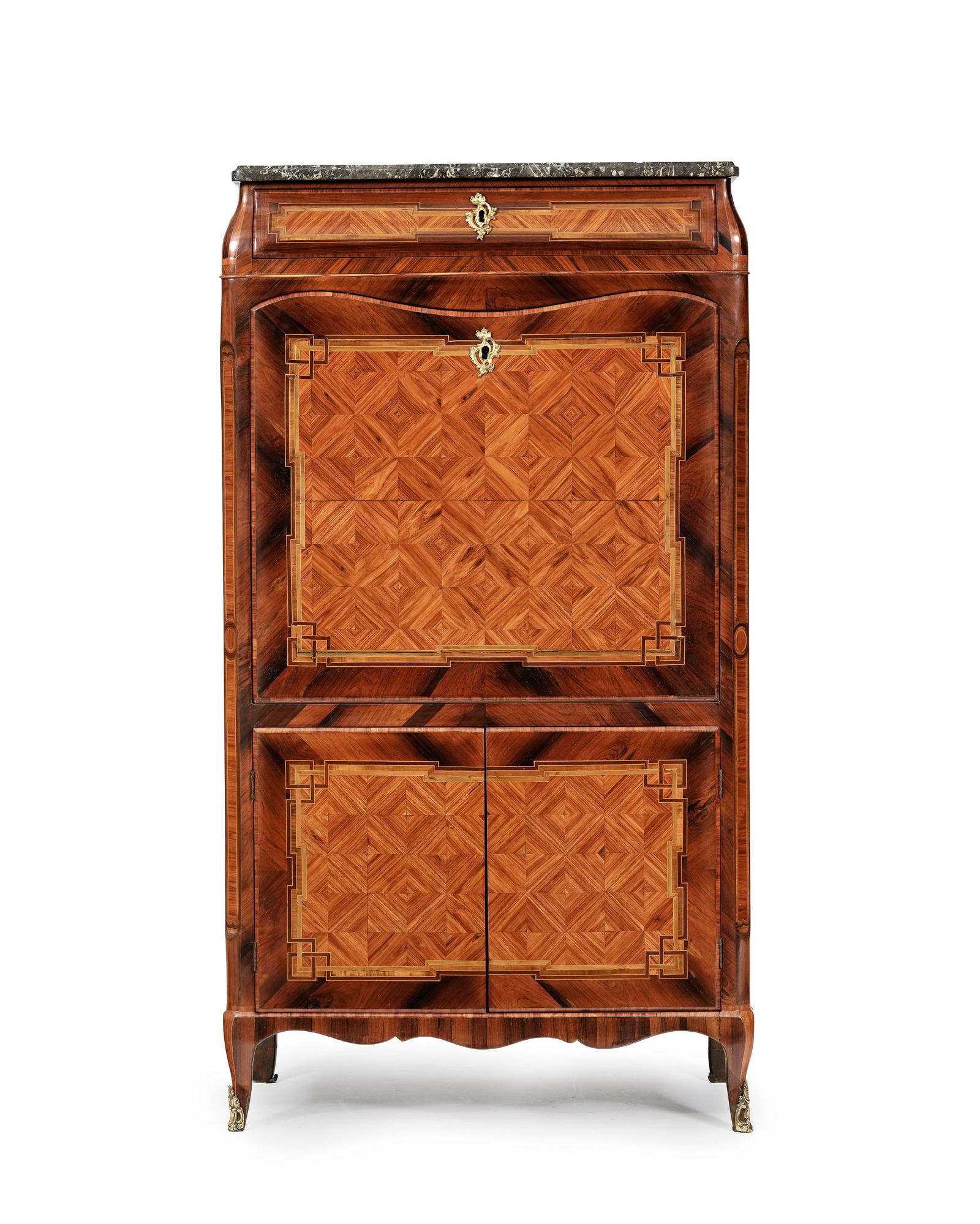 Secrétaire d'époque Transition, en placage de bois de rose, bois de violette et filets de : Secrétaire d'époque Transition, en placage de bois de rose, bois de violette et filets de bois teinté vert formant encadrements, façade et côté en marqueterie à d