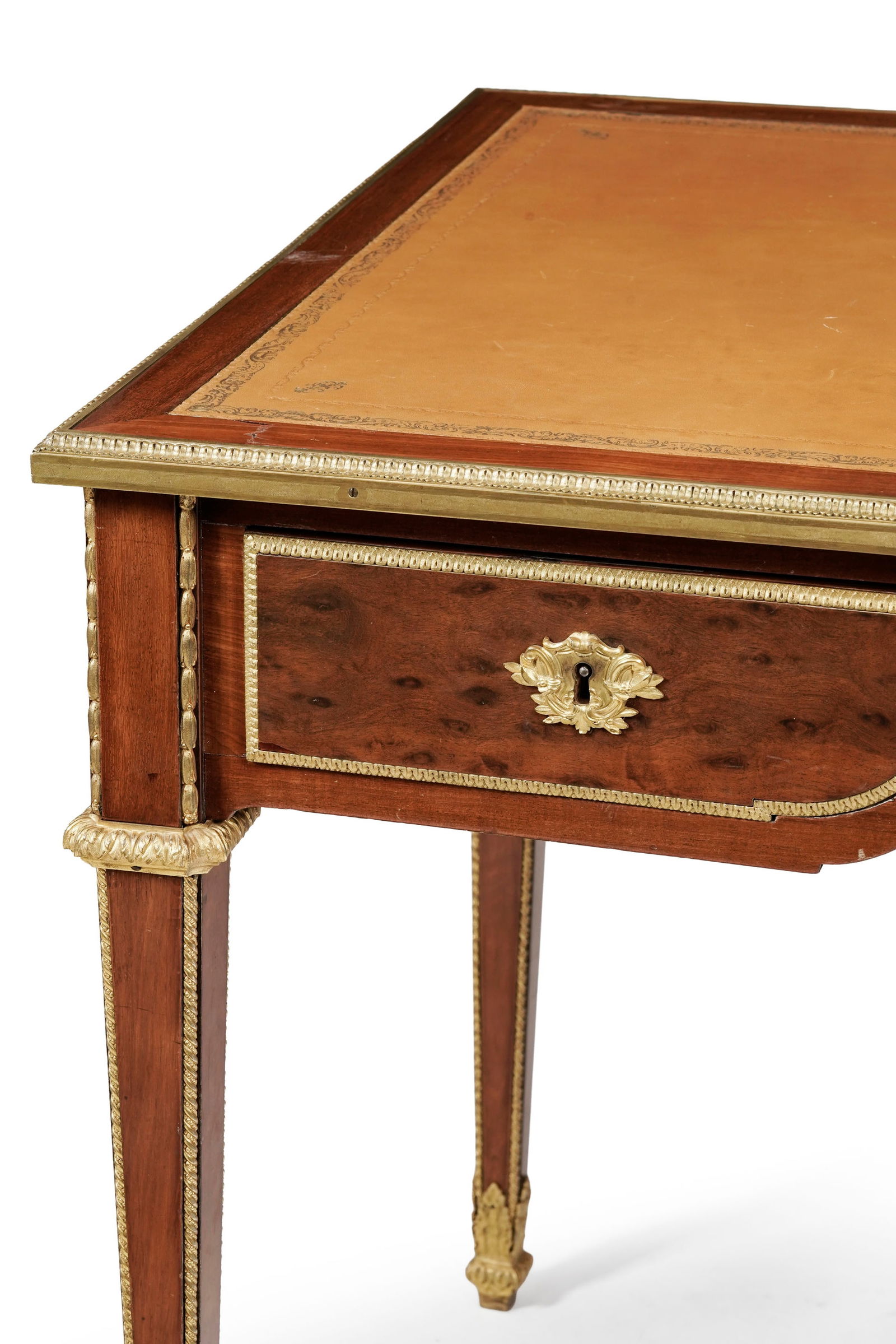 Bureau plat d'époque Louis XVI attribué à Jean-Henri Riesener (1734-1806), en placage - 4