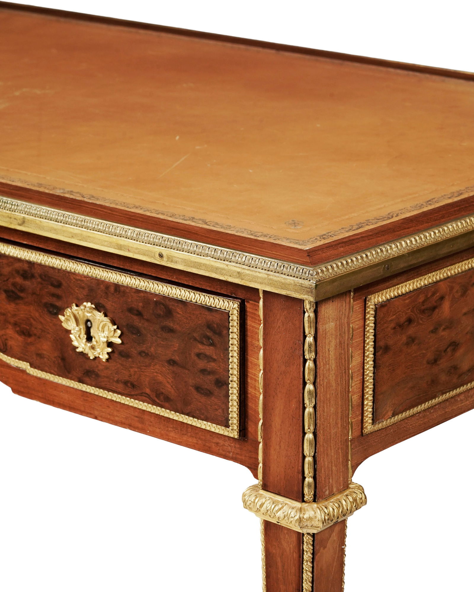 Bureau plat d'époque Louis XVI attribué à Jean-Henri Riesener (1734-1806), en placage - 5