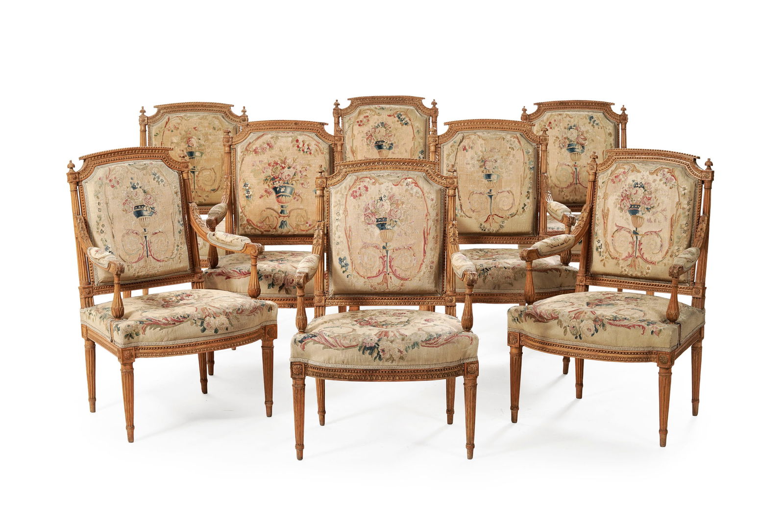 Salon d'époque Louis XVI comprenant un canapé et une suite de 8 fauteuils, en hêtre r - 2