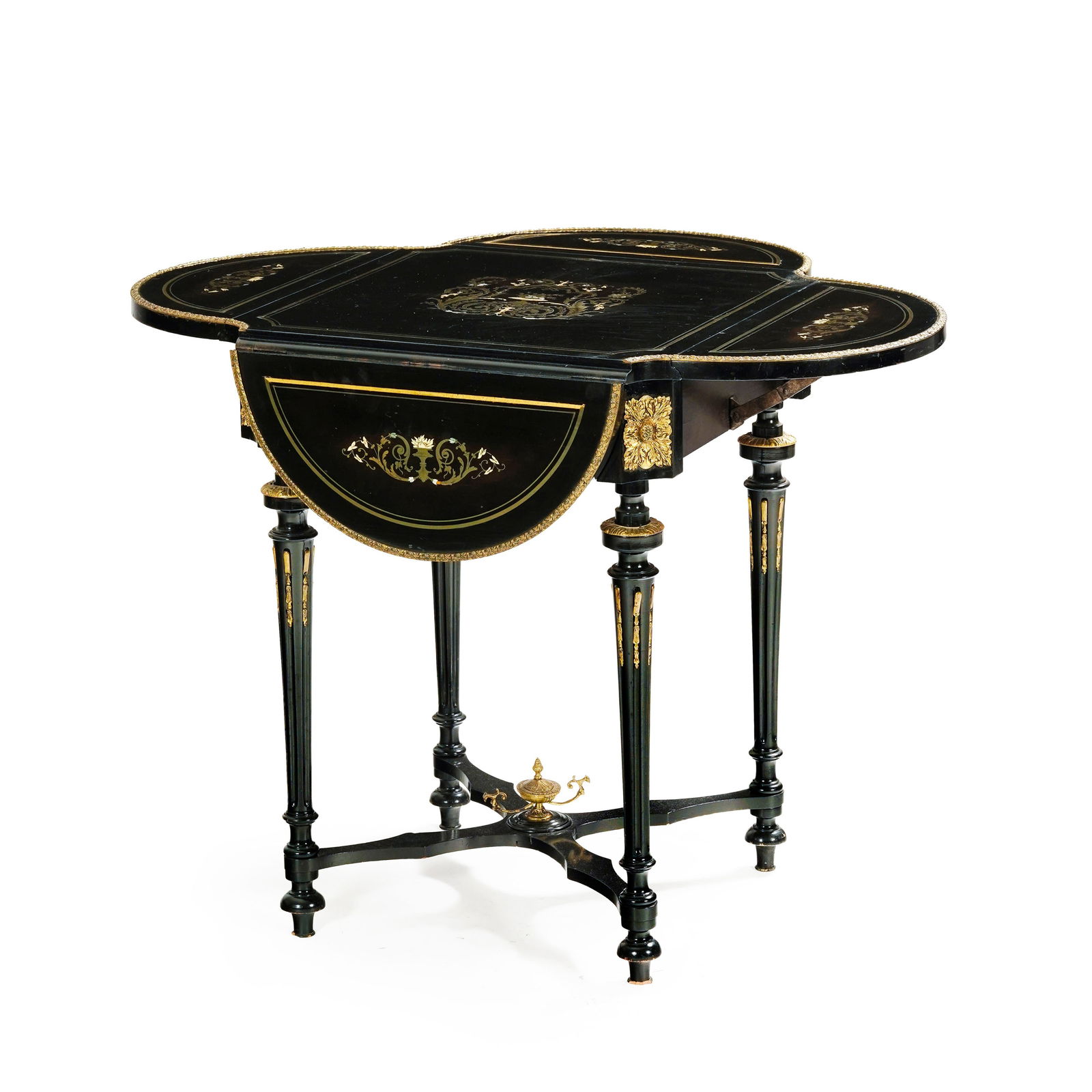 Table d'appoint d'époque Napoléon III, en bois noirci et incrustations de laiton, nacre et (1 of 2)