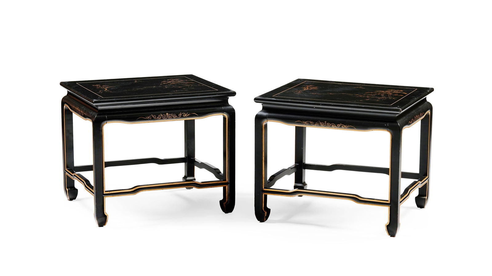 Paire de bouts de canapé, XXe s., en bois noirci et rehauts dorés, plateau à déc (1 of 2)