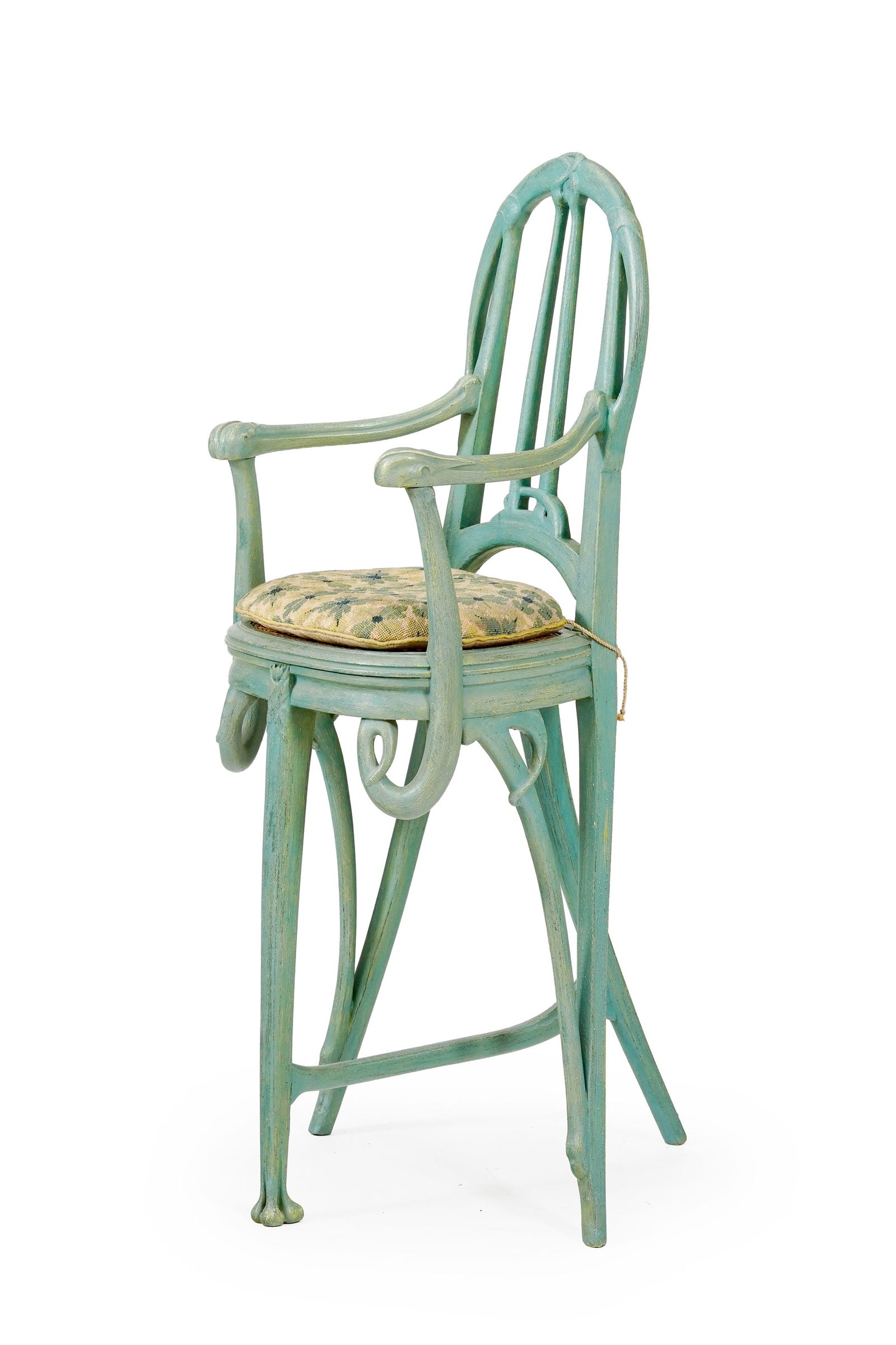 Chaise haute pour enfant d'époque Art Nouveau, en bois thermo cintré teinté vert, ass: Chaise haute pour enfant d'époque Art Nouveau, en bois thermo cintré teinté vert, assise cannée Provenance: Château de Bellerive, Collonge-Bellerive,