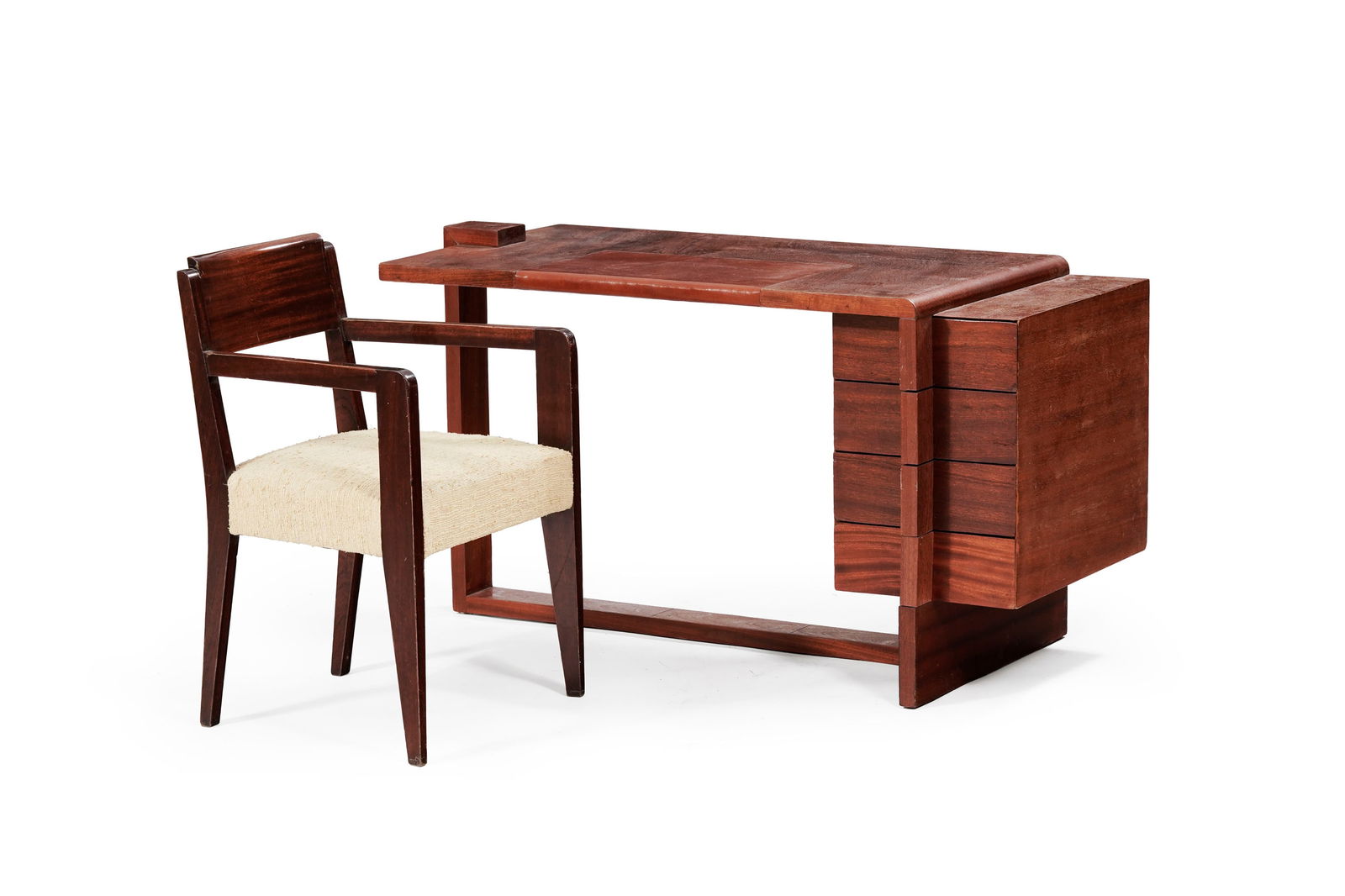 Bureau et fauteuil dans le goût de Sornay, circa 1940, en acajou et placage d'acajou, bureau ou (1 of 3)