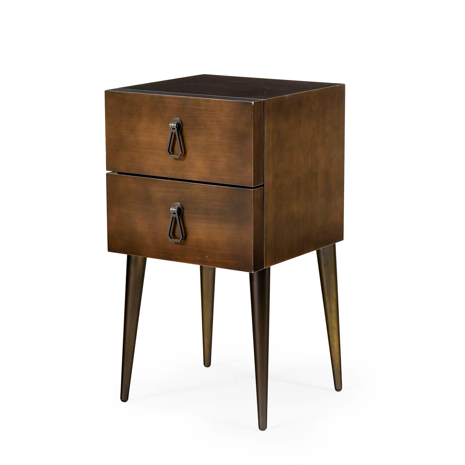 Table de chevet City, édition Cantori, en bois peint à l'imitation du bronze, pieds en m&#: Table de chevet City, édition Cantori, en bois peint à l'imitation du bronze, pieds en métal, ouvrant par deux tiroirs en façade, 60x33x33 cm Conditionprésence de marques de