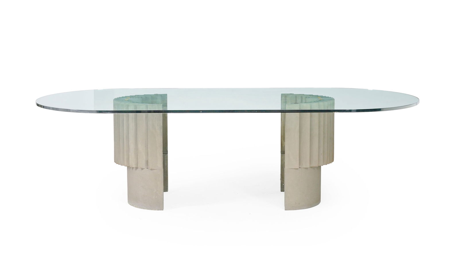 Table de salle à manger par Giovanni Offredi (1927-2007), circa 1970, plateau en verre reposant: Table de salle à manger par Giovanni Offredi (1927-2007), circa 1970, plateau en verre reposant sur deux pieds en fonte d'aluminium, 71x249x111 cm