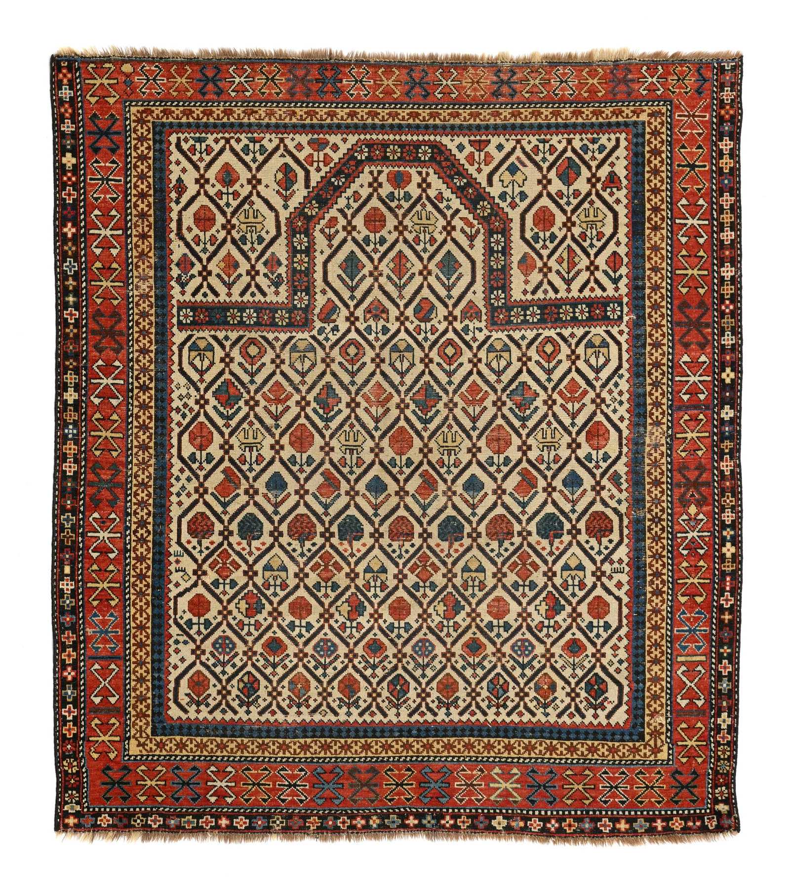 Tapis de prière Shirvan Marsali, Caucase, fin XIXe s., à semis de fleurs stylisées in: Tapis de prière Shirvan Marsali, Caucase, fin XIXe s., à semis de fleurs stylisées inscrites dans un mihrab beige, bordure rouge, 130x146 cm Condition Velours ras sur l’ensemble d
