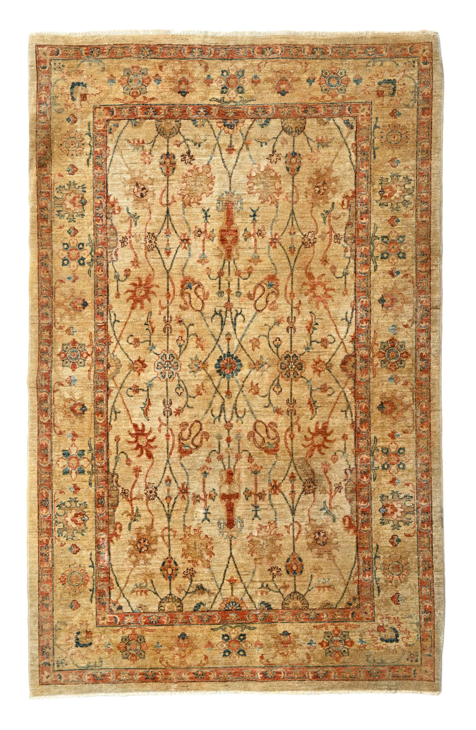 Tapis Pakistan, début XXIe s., à décor de guirlandes de fleurs sur fond beige, bordur (1 of 1)