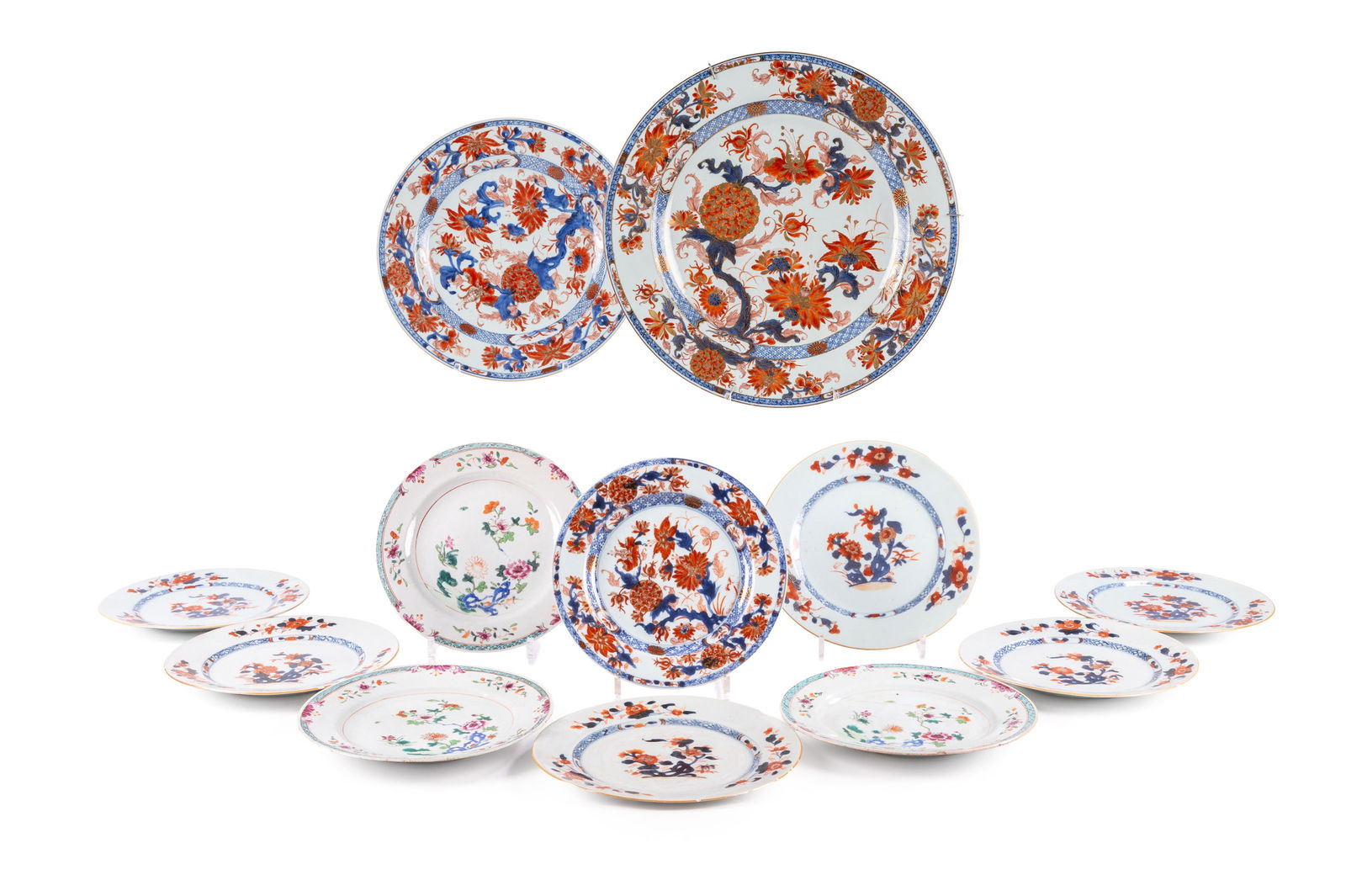 Ensemble de 4 assiettes disparates en porcelaine, Chine, dynastie Qing, comprenant: 2 assiettes en p (1 of 1)