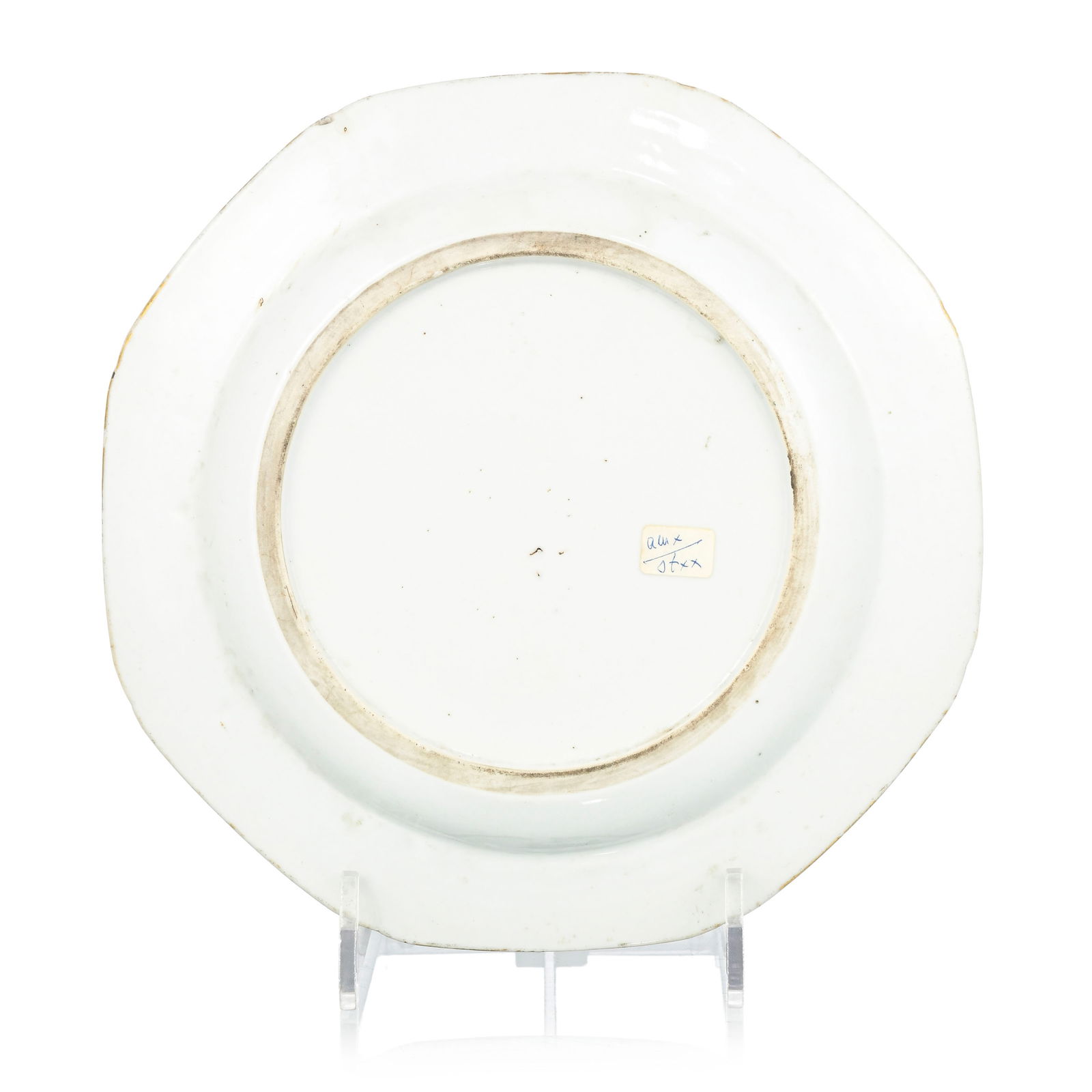 Assiette octogonale en porcelaine famille rose portant les armoiries de Samuel Ryland, Chine, XVIIIe - 4