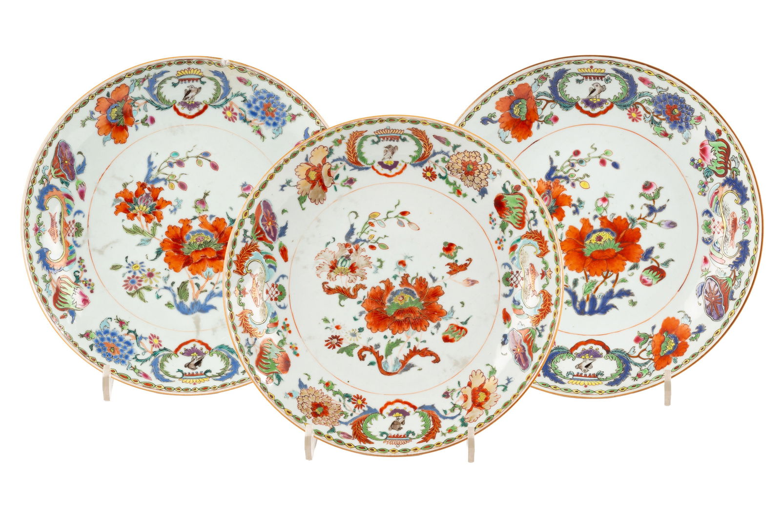 Ensemble de 3 assiettes creuses en porcelaine, Chine, XVIIIe s.: toutes au décor dit "à la (1 of 1)