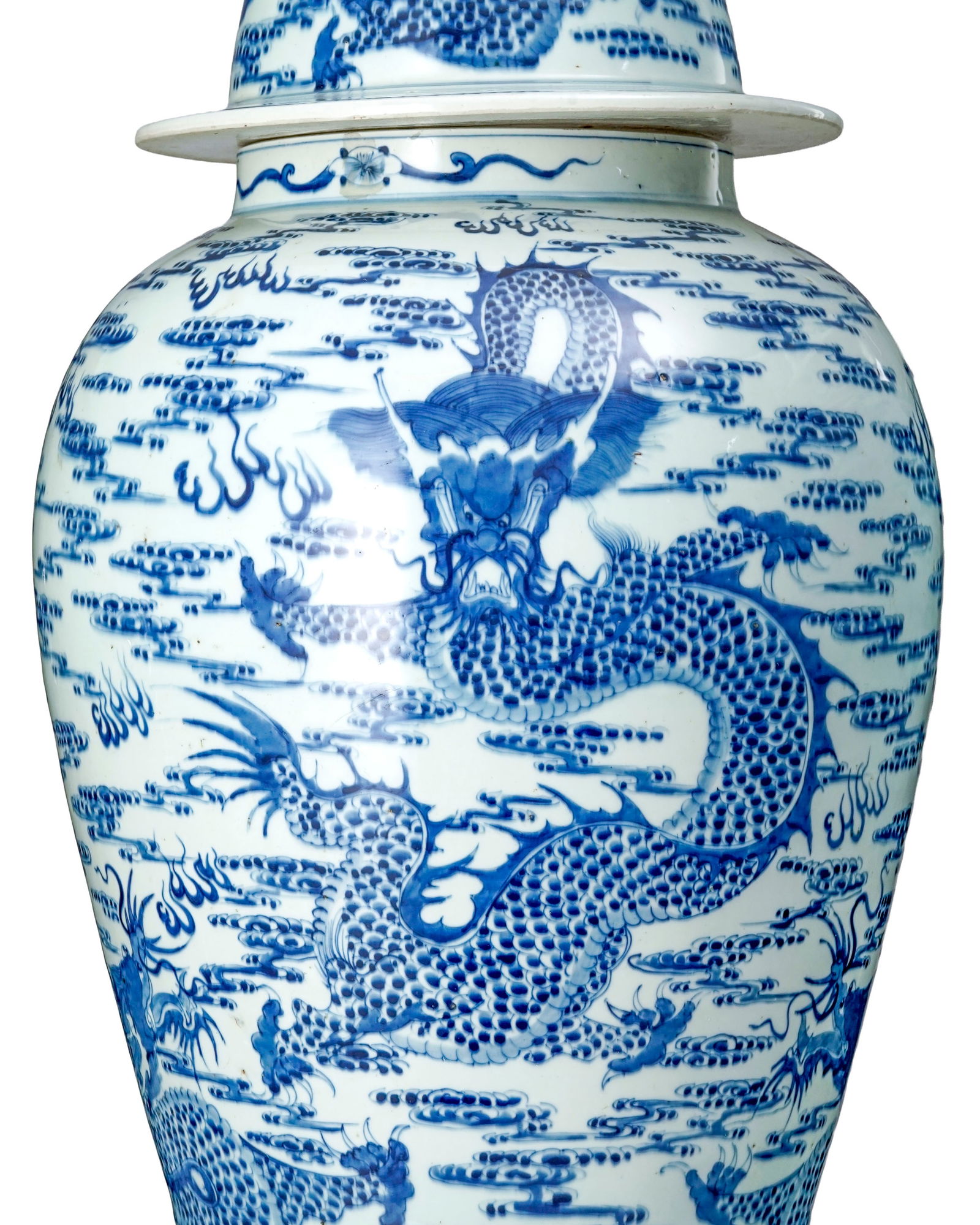 2 grands vases couverts en porcelaine, Chine, XXe s., décor en bleu de dragons chassant la perl - 5