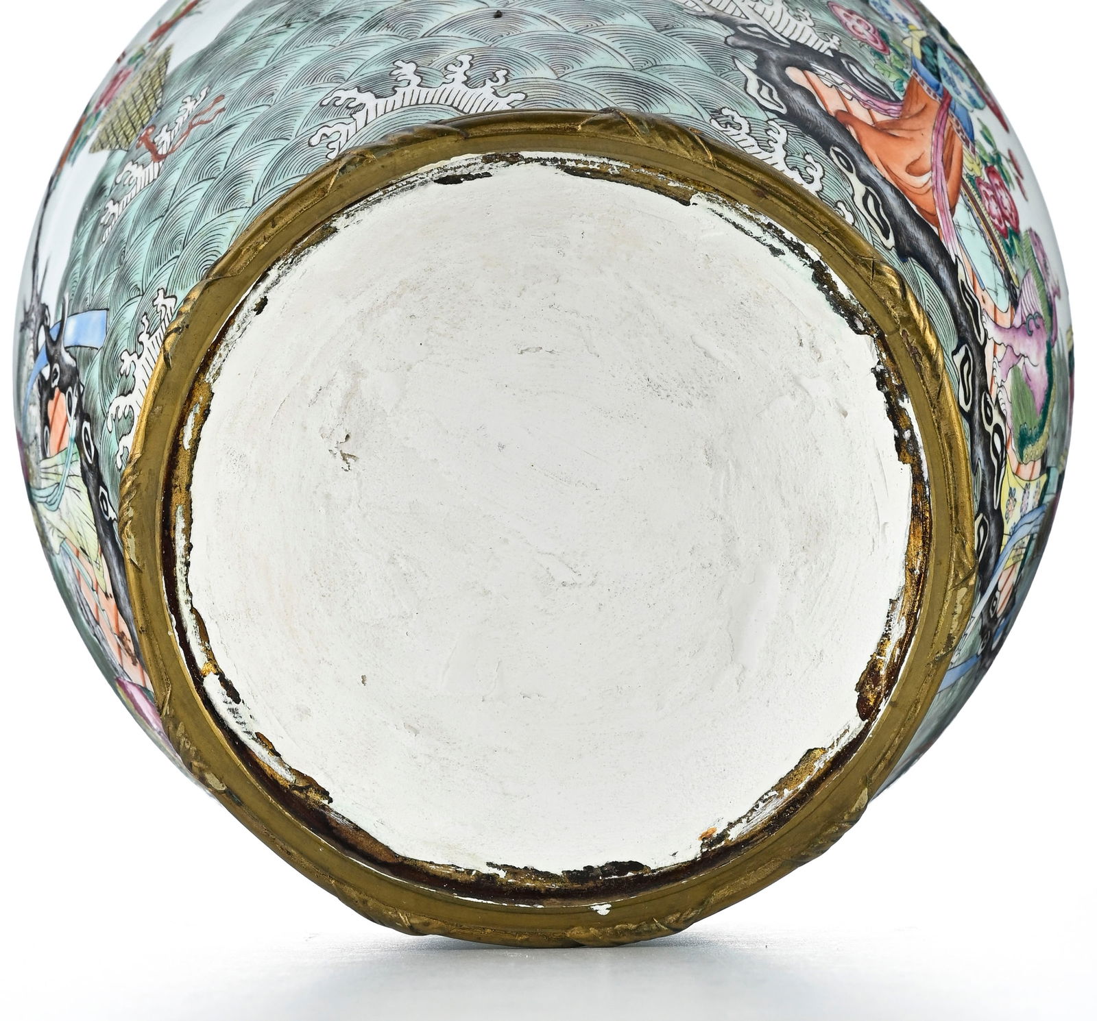 Vase couvert en porcelaine famille rose, Chine, dynastie Qing, avec monture en bronze, décor d' - 6