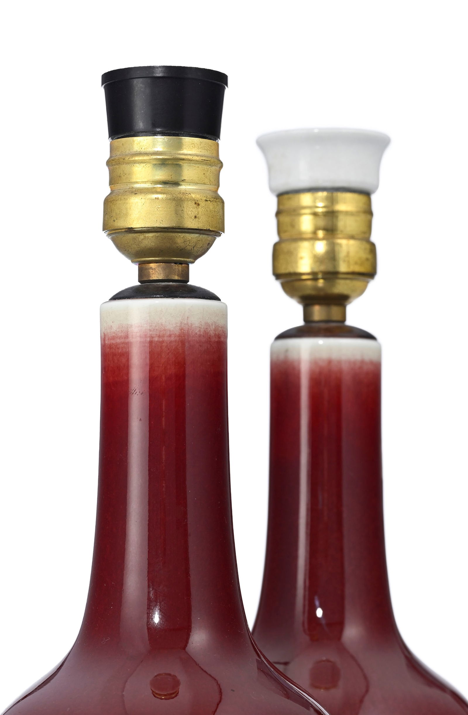 Paire de vases en céramique à glaçure sang de bœuf, Chine, XXe s., montés e - 2