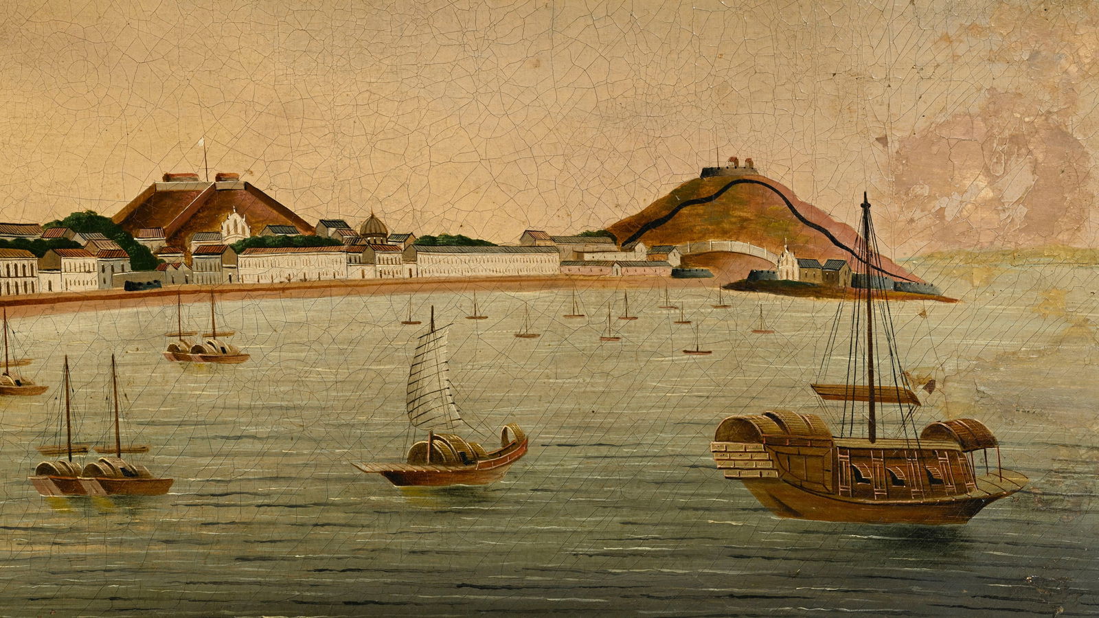 Ecole chinoise, vue de Macao avec diverses embarcations, huile sur toile, Chine, XIXe s., 57,5x87,5  - 3