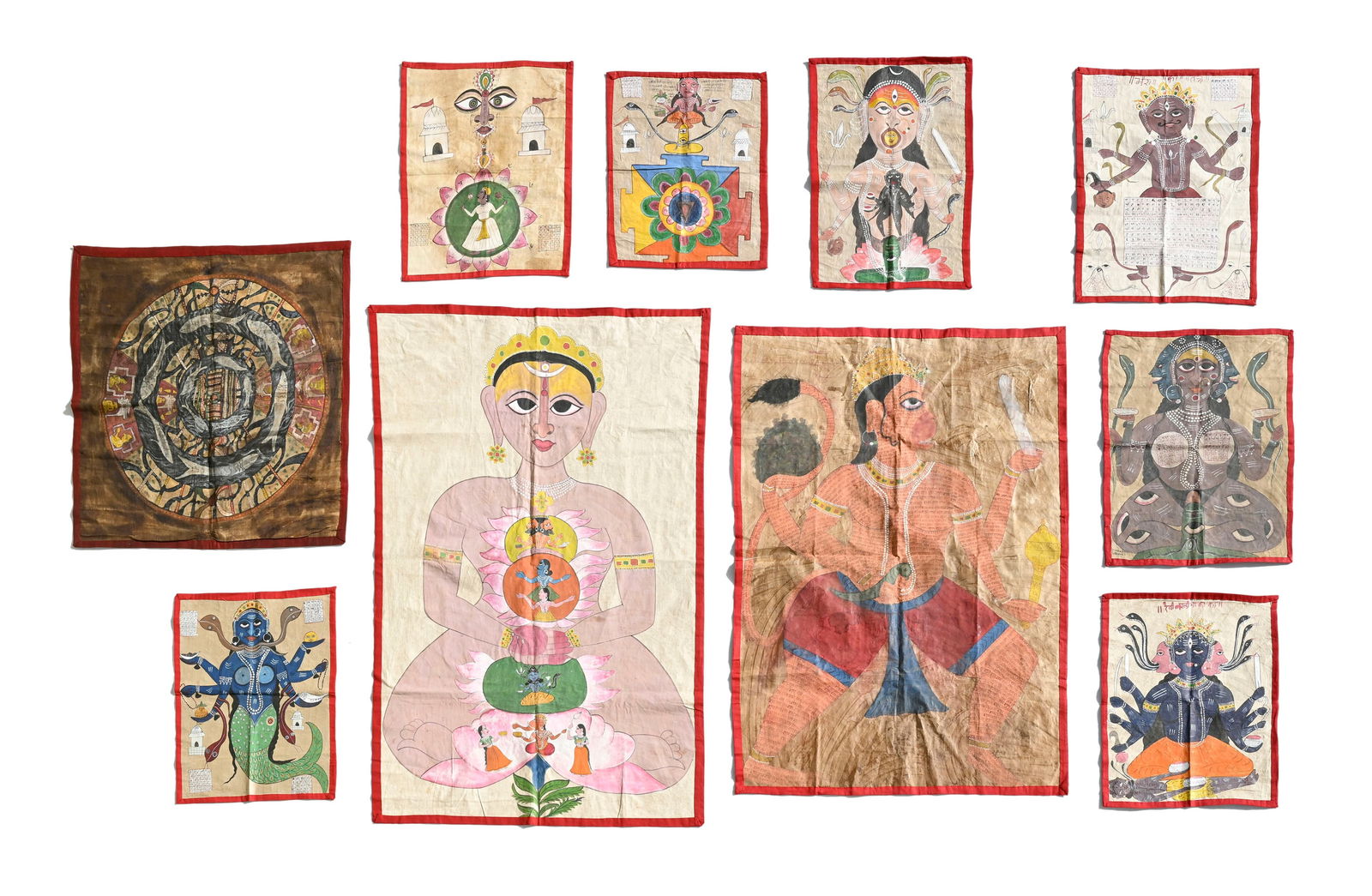 Farooq, ensemble de 10 peintures sur toile montées sur tissu, Inde du nord, fin du XXe s., comp: Farooq, ensemble de 10 peintures sur toile montées sur tissu, Inde du nord, fin du XXe s., composé de: 1 représentation rituelle tantrique pataka avec Hanuman,150x105,5 cm, 1